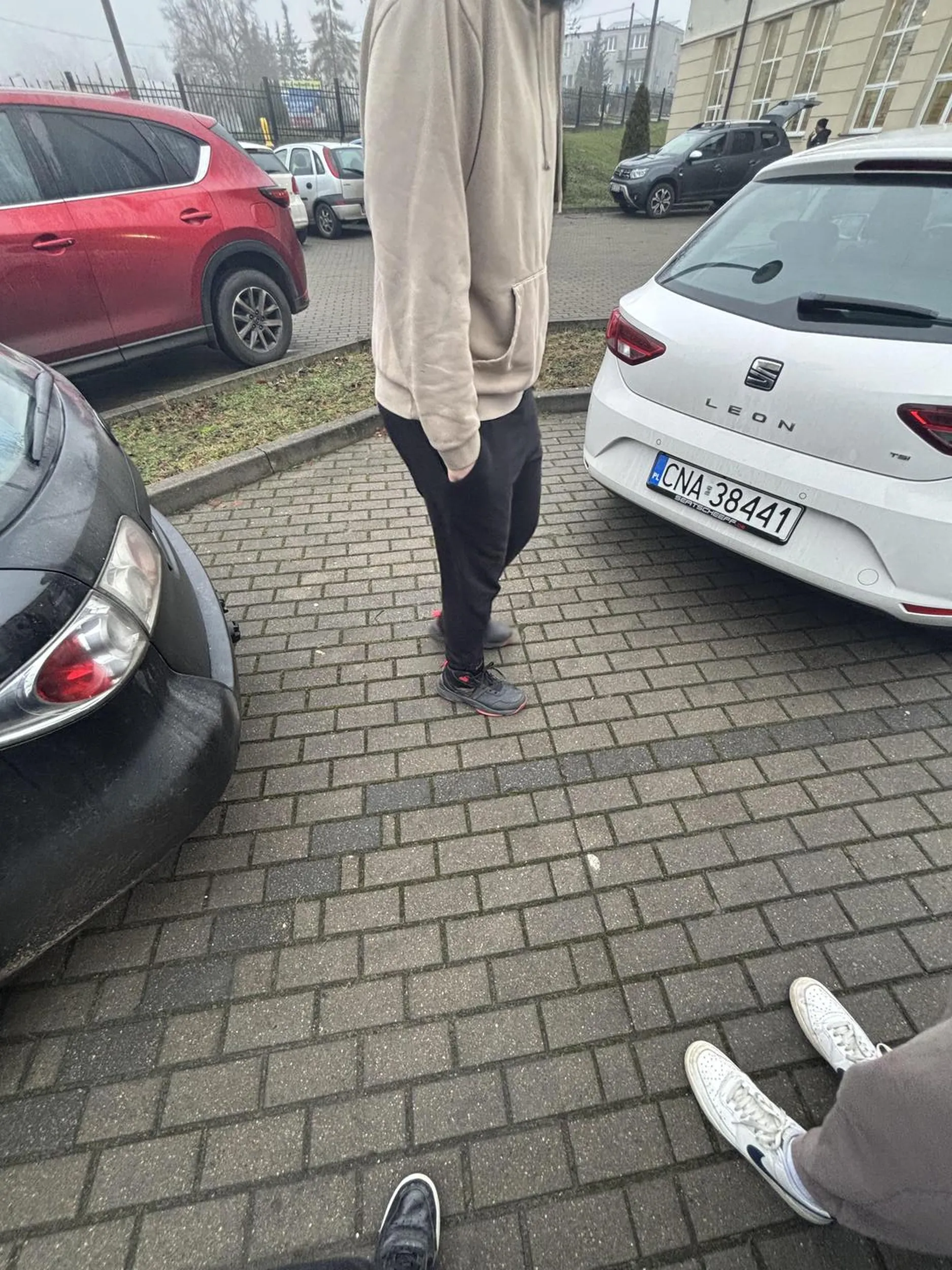 Nie potrafi parkować jak człowiek