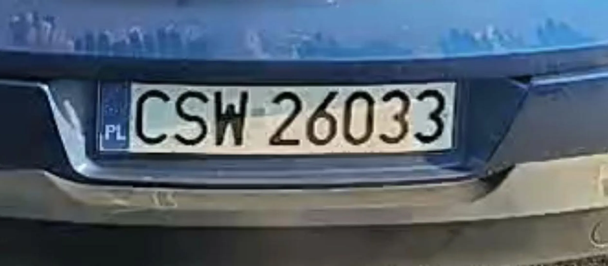 Naucz się jeździć na suwak. Z małym dzieckiem w samochodzie zajeżdżasz drogę ciężarówce. Ty jesteś niebezpieczny dla otoczenia człowieku.