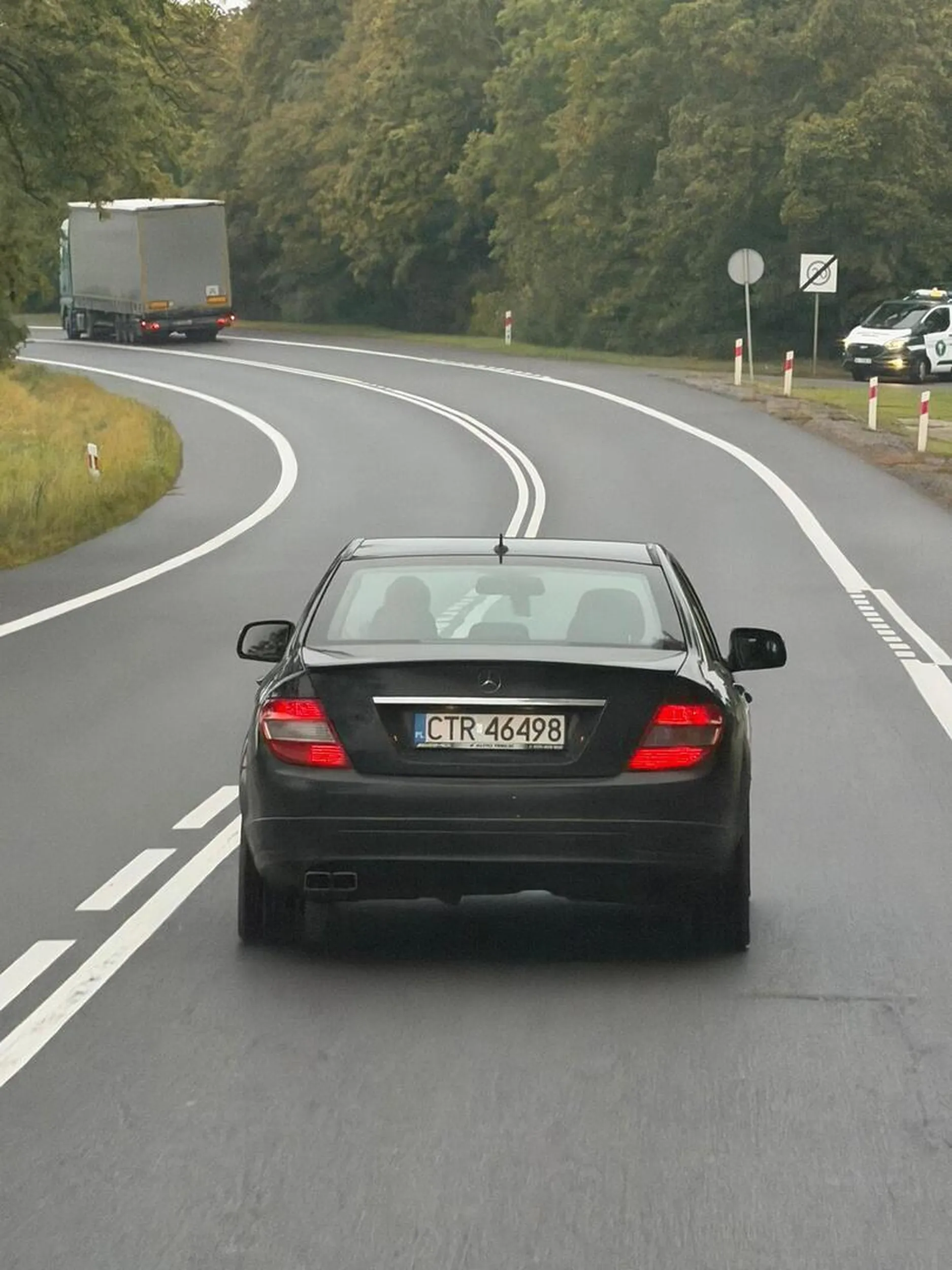 Człowieku użyj mózgu i nie wyprzedzaj przed fotoradarem (DK 91 w Toruń-Stolno) żeby po chwili zachamować do 50km/h.