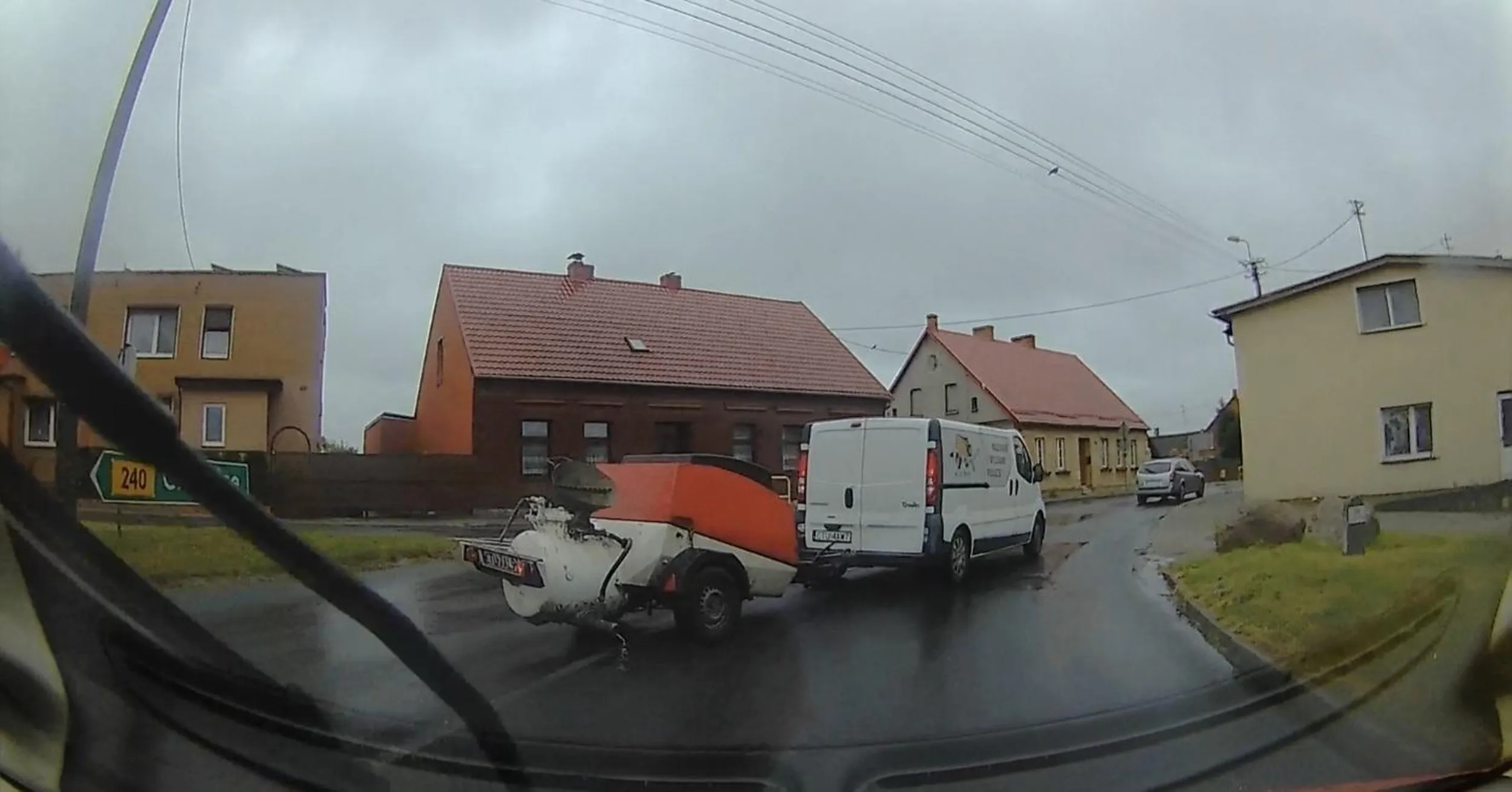 Pozdrawiam środkowym palcem bezczelnego wymusiciela.