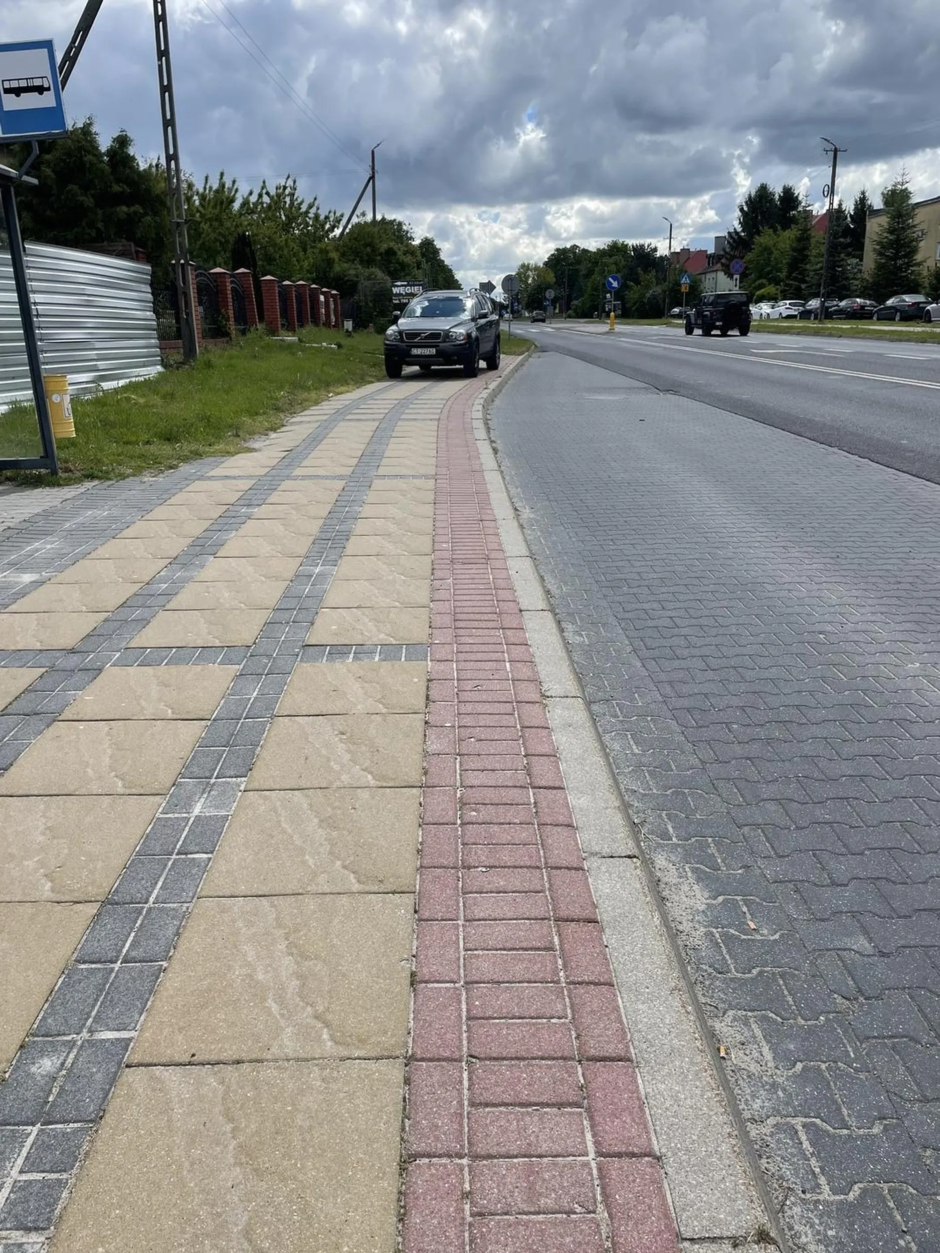 Parkowanie na środku chodnika