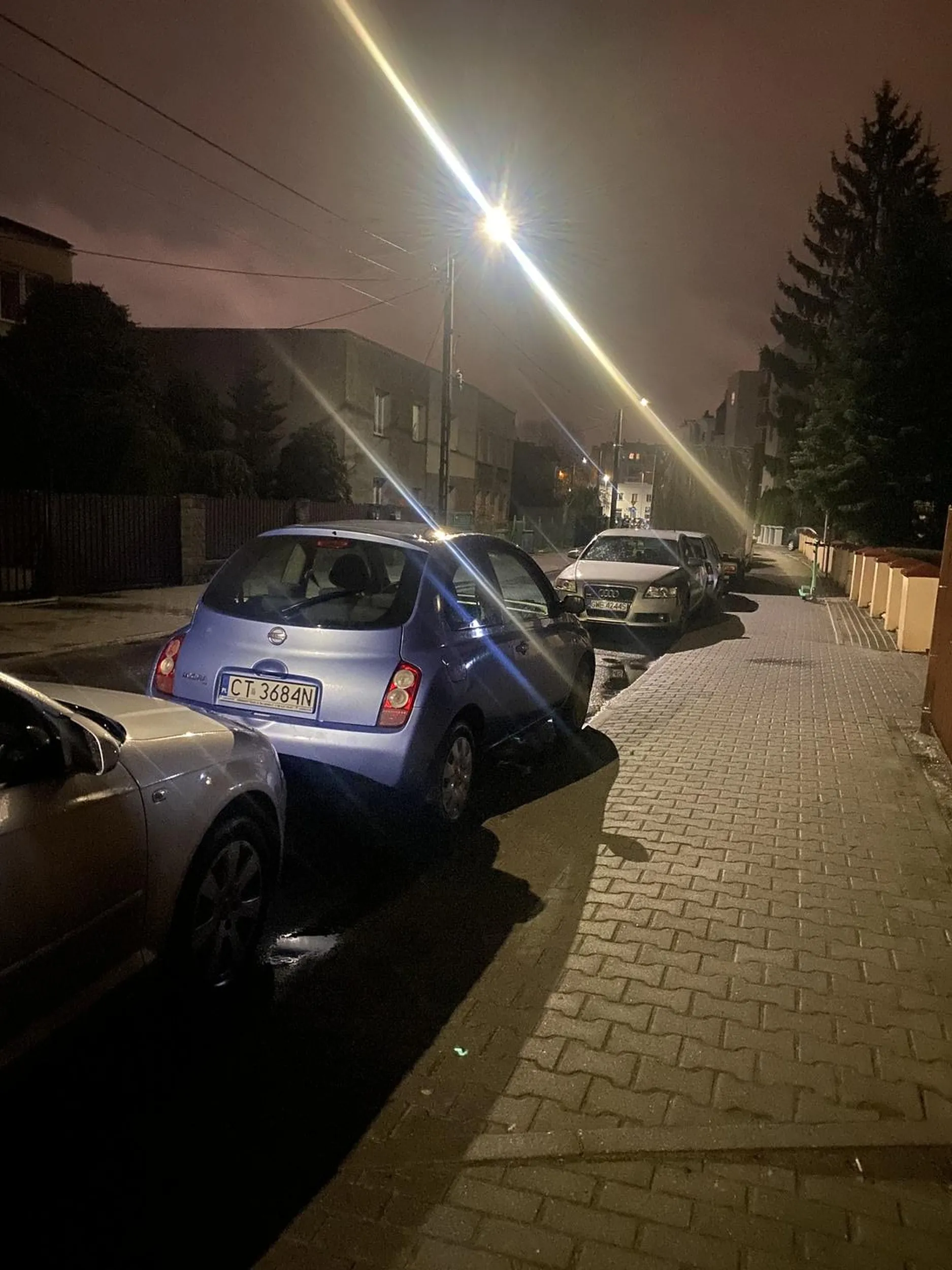 Zastawia bramy wjazdowe