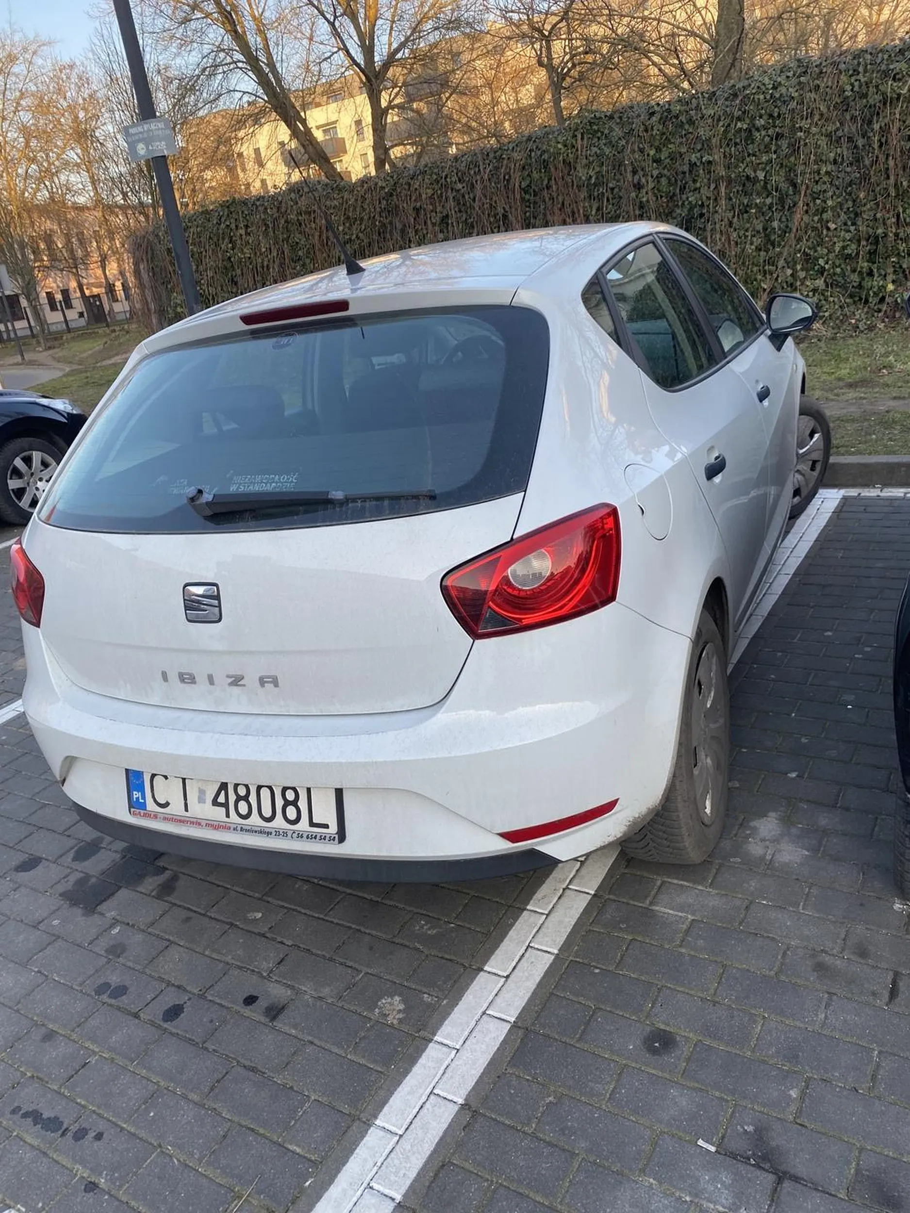 Widać ktoś tu ma duży problem trafianiem w linie mimo,że masz dużo miejsca