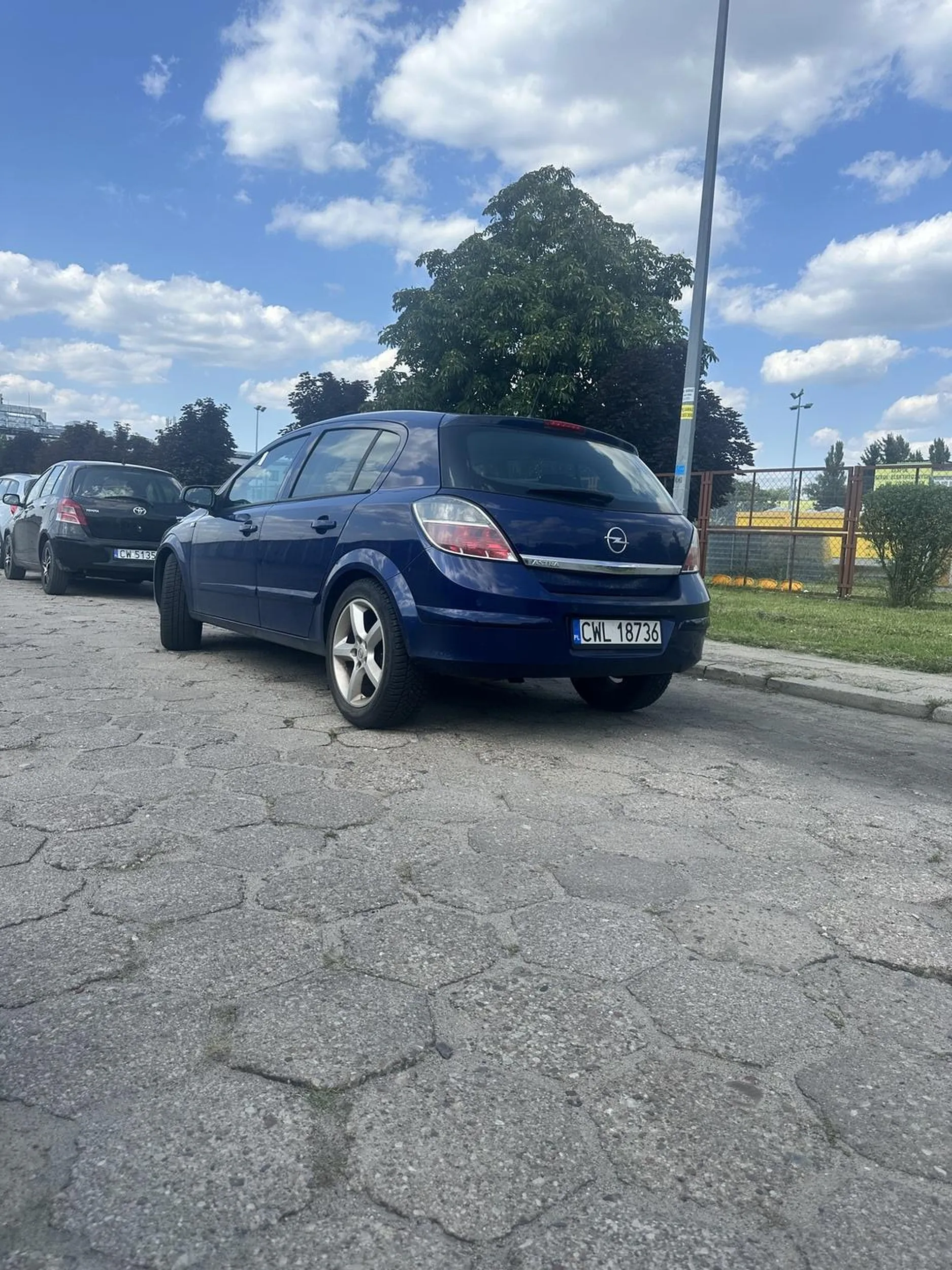 Prawo jazdy oddaj do Lay’sów, po stylu parkowania strach się bać jak jeździsz.