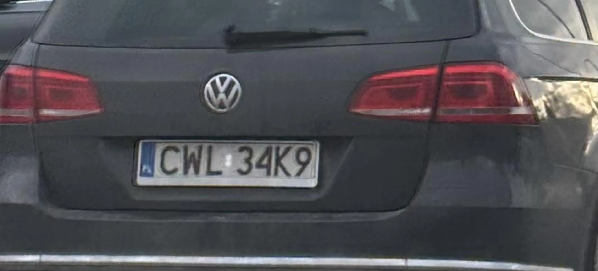 Mistrz parkowania stanął przed szlabanem na wjeździe na parking pod Powiatowym Centrum Zdrowia we Włocławku