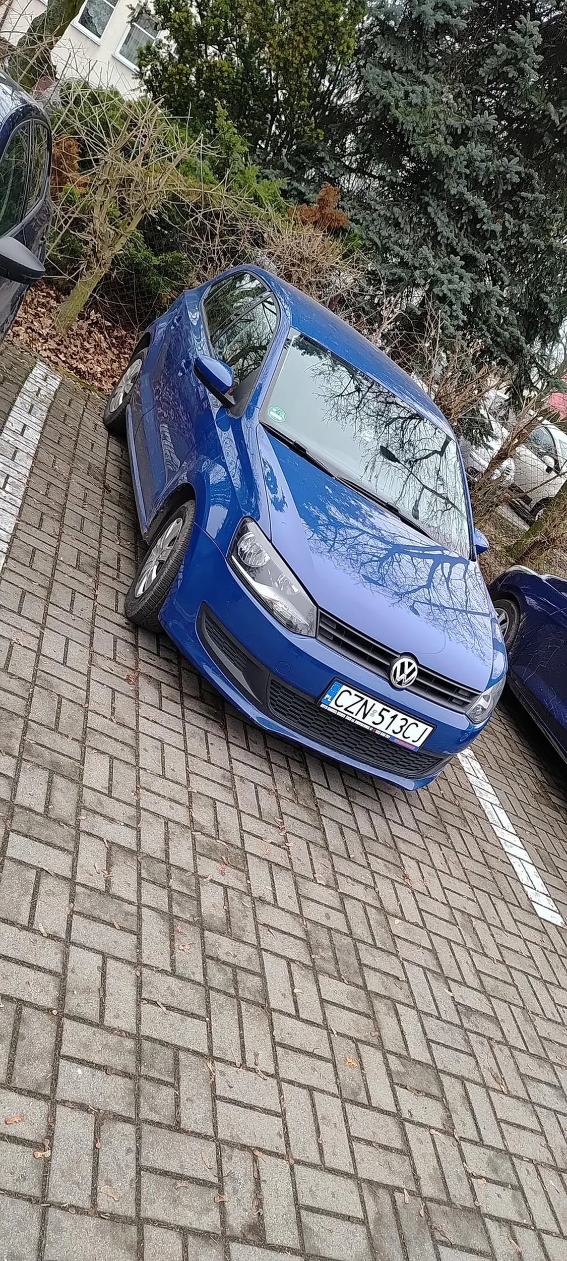 Bardzo słaby kierowca.hamóje na drodze i blokóje kierowcuf na drodze. W dodatku szyfo parkuje.NIE POLECAM