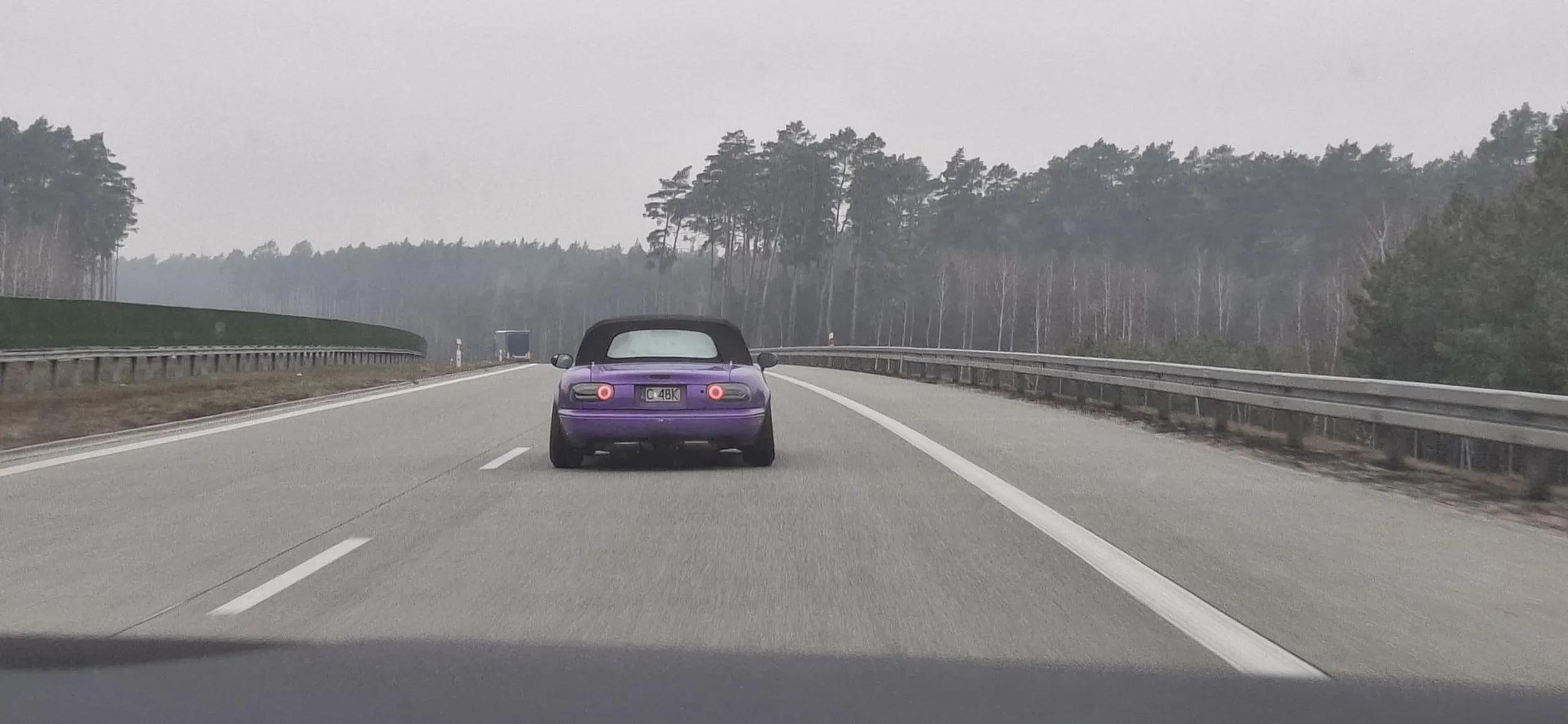 Pozdrowienia z trasy? Piękna miata