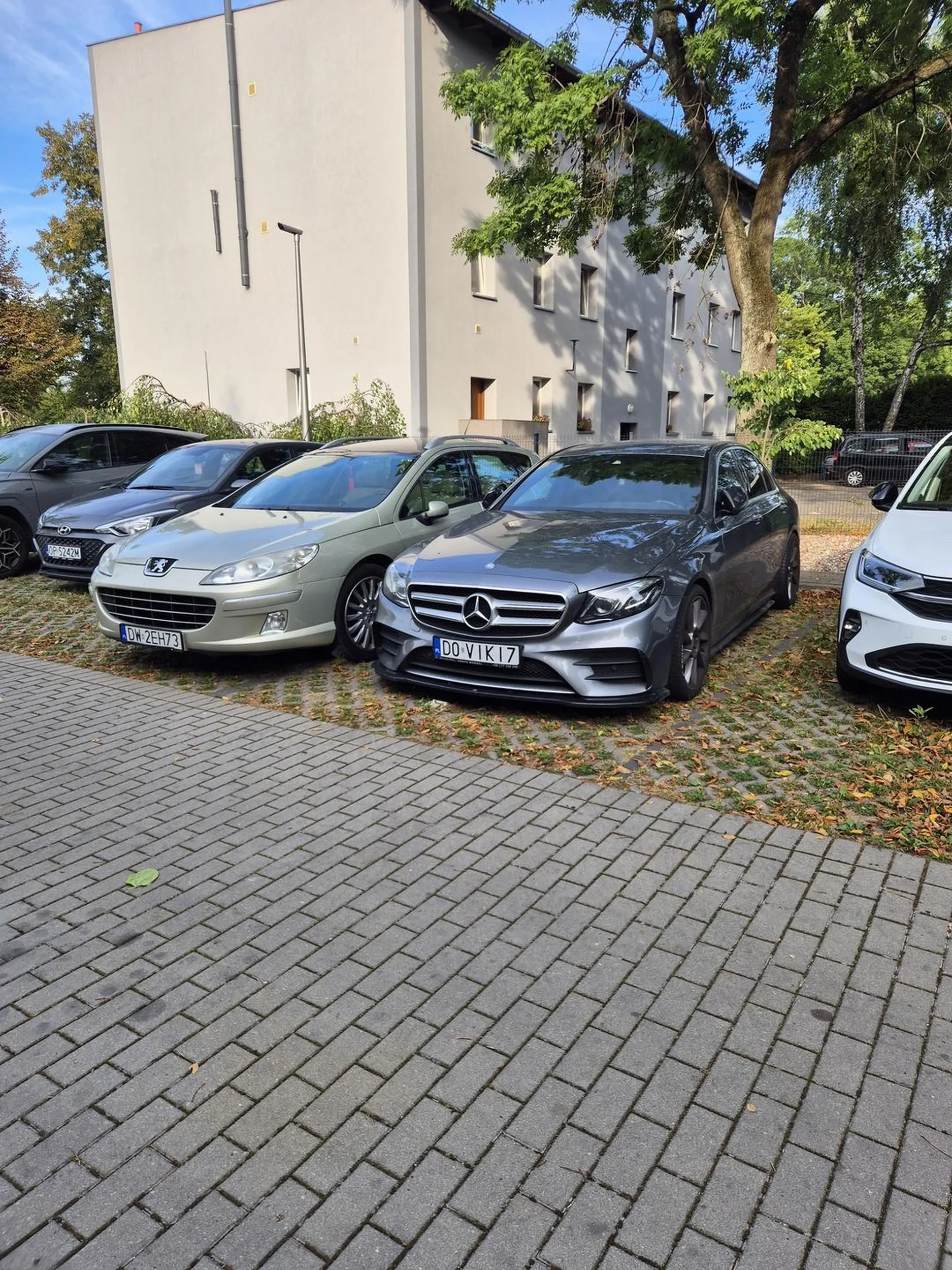 Polecam parkować na swoim miejscu parkingowym