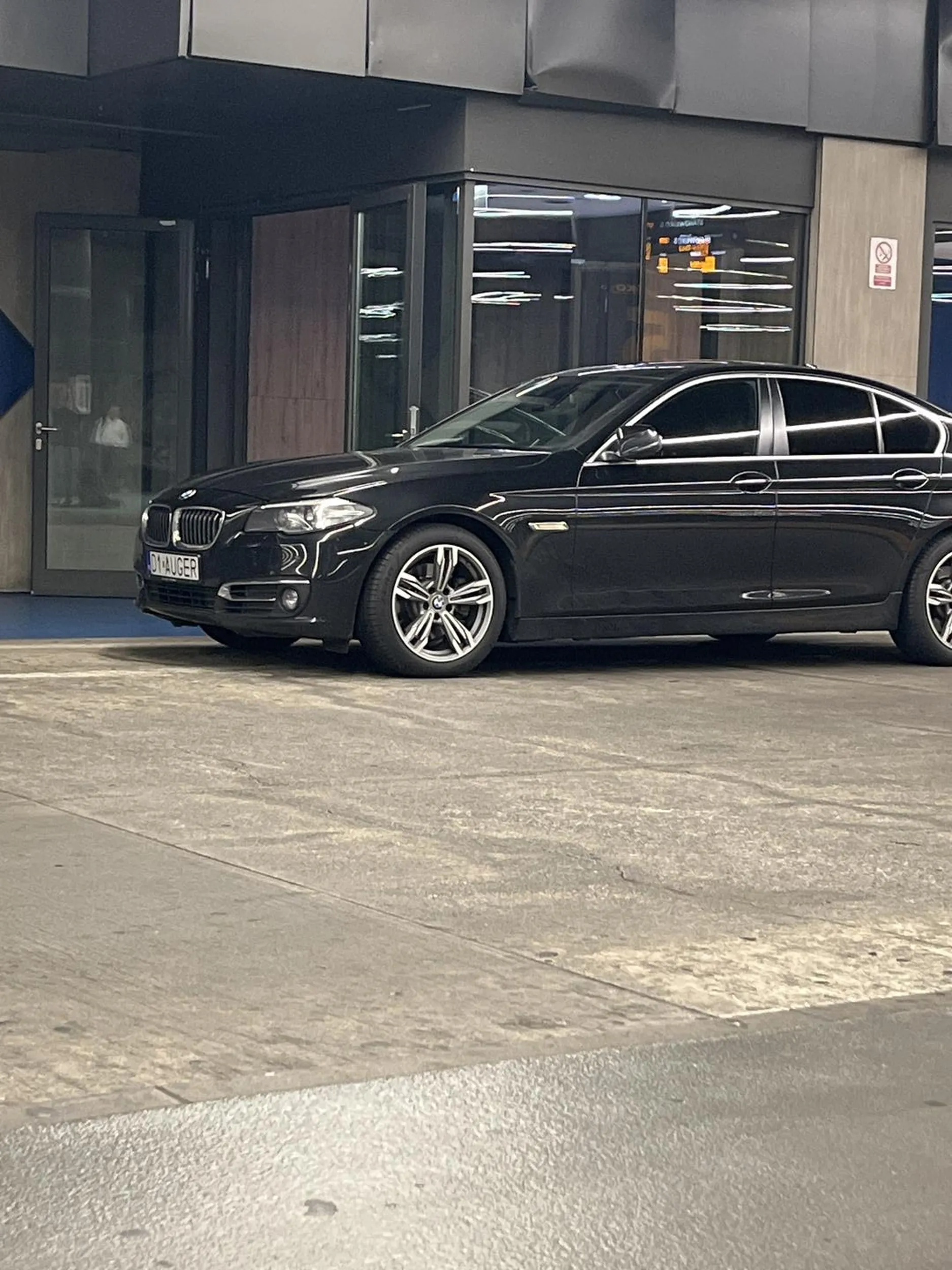 Wjechał na dworzec i mam nadzieję że dostał mandat