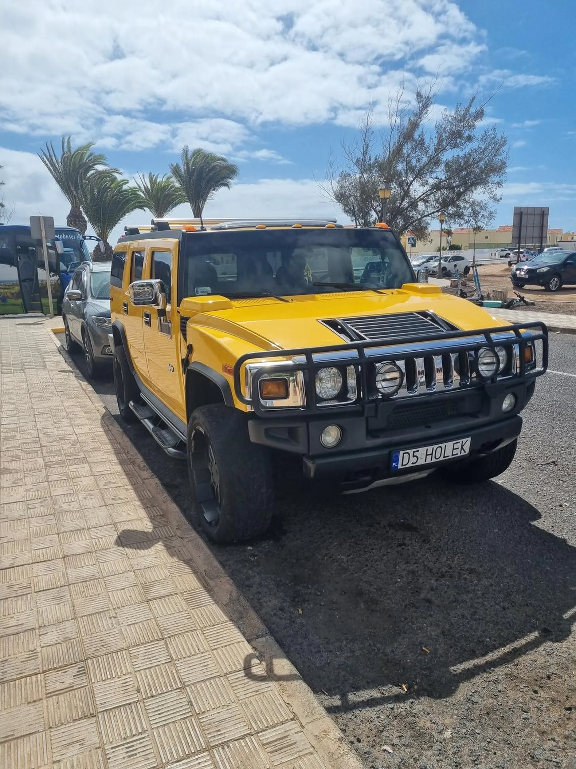 Auto nadal na wyspie. Ciekawe jak przegląd ogarnia.