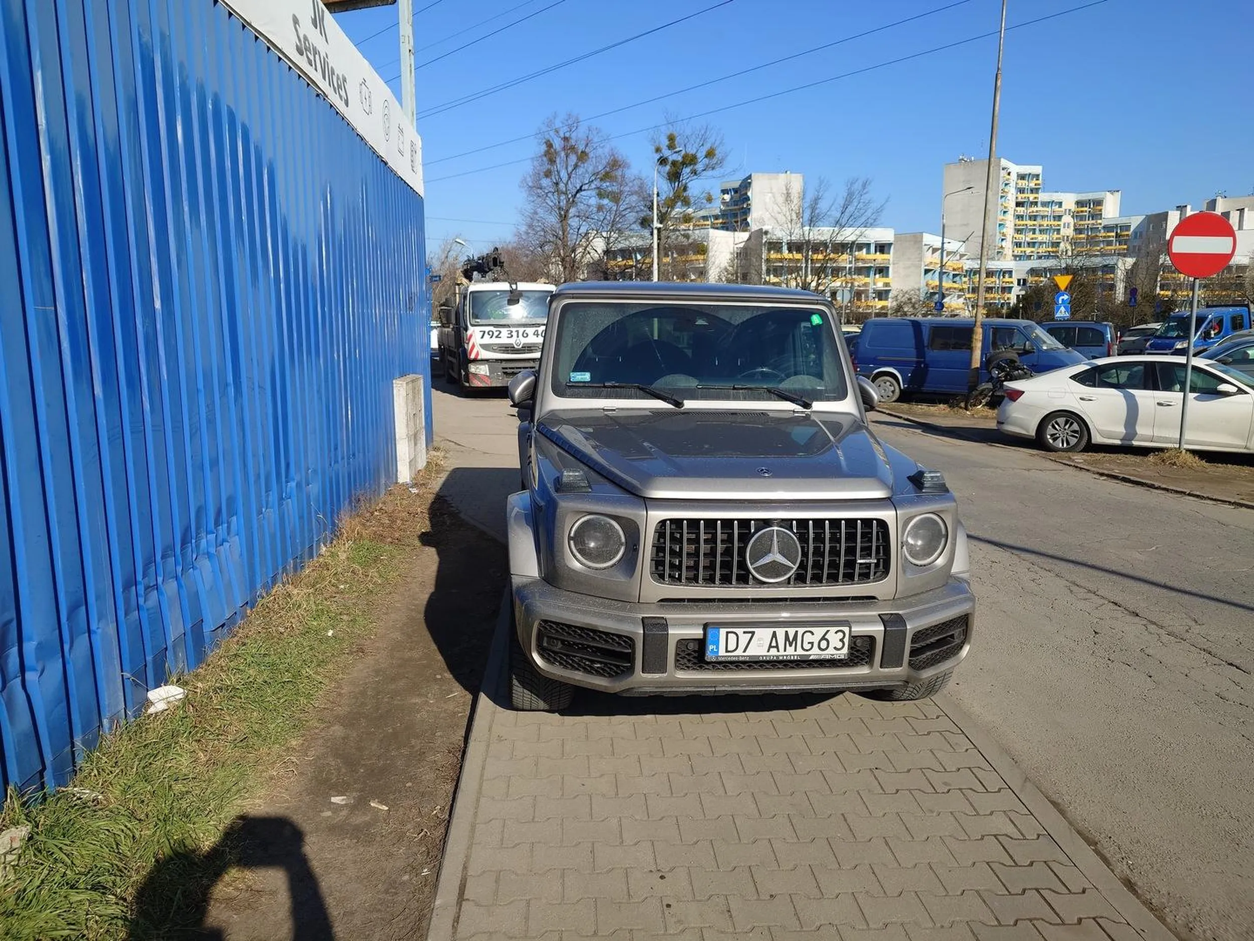 AMG na rejestracji, a w mózgu dziura...