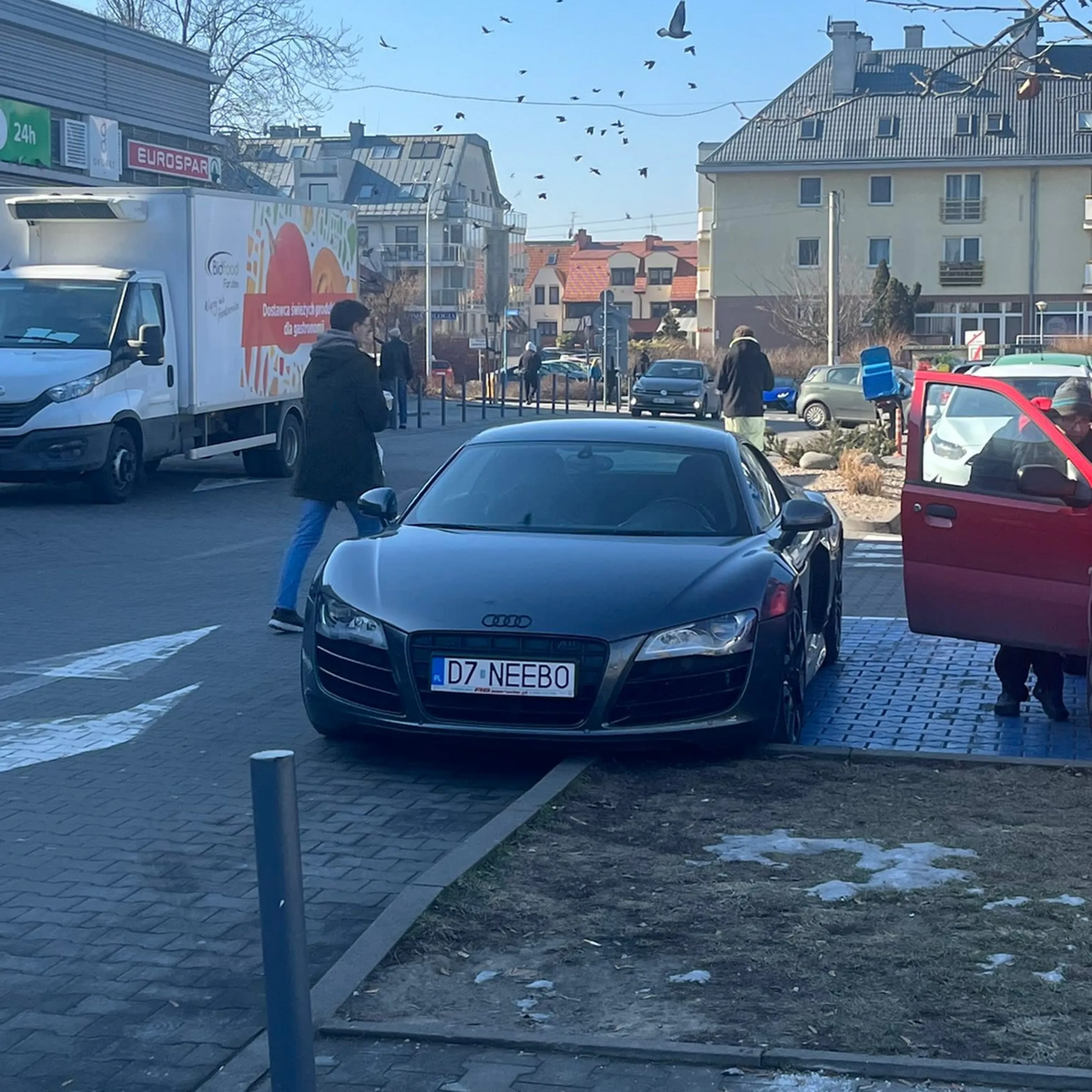 fajna blacha, podchodzi pod podrabianie dokumentów, w strefie ruchu przepisy ruchu drogowego obowiązują. vin spisany dostarczony zostanie z zdjęciami