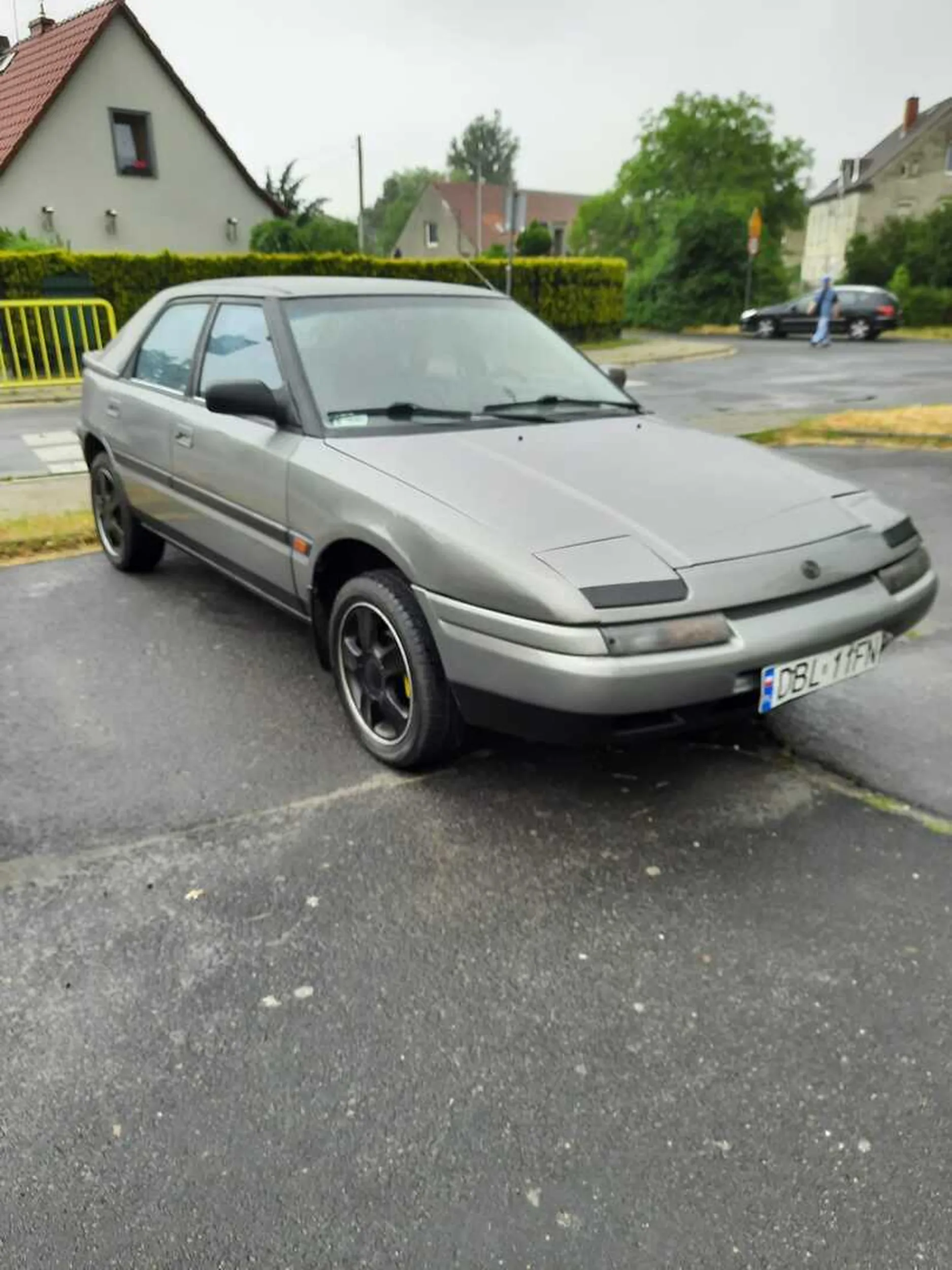 Mazda 323f bg?