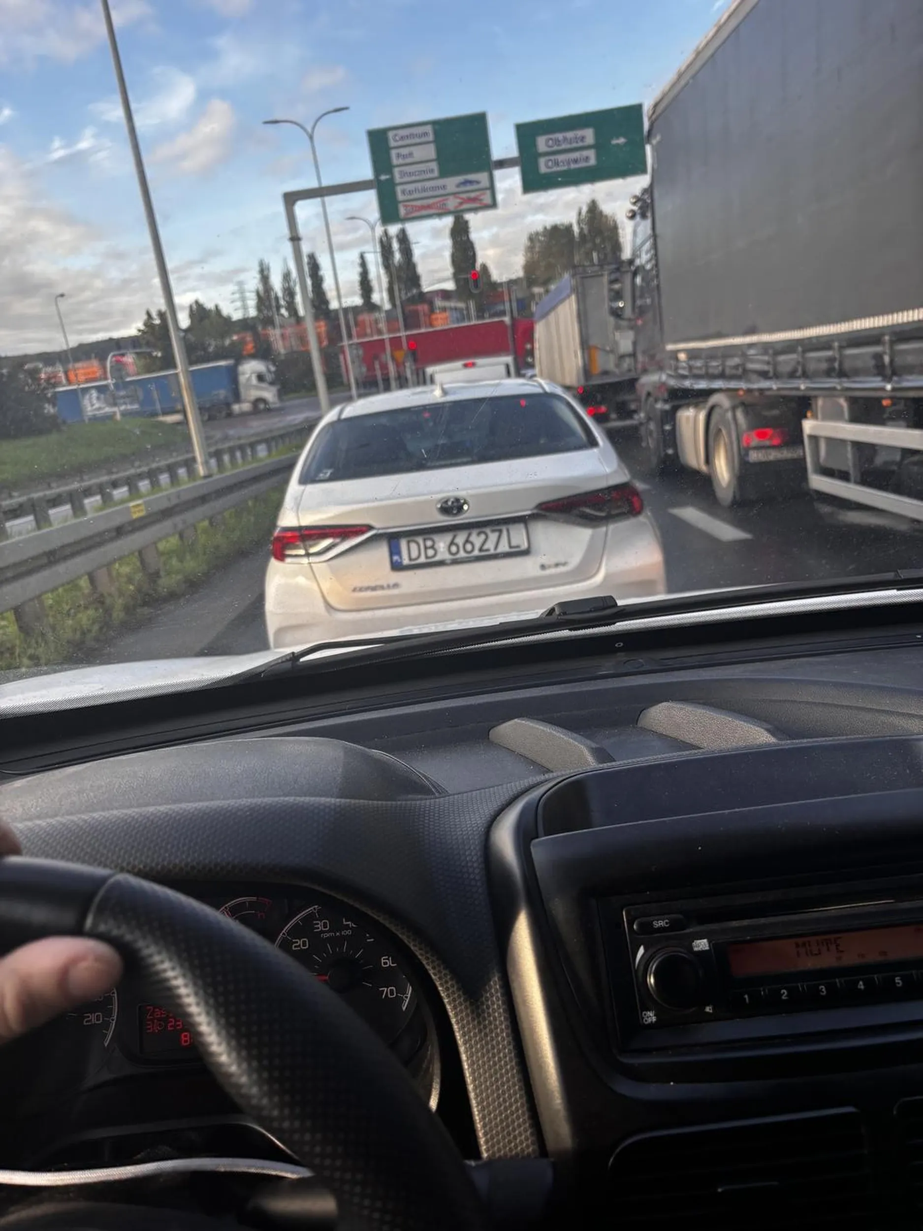 Pan pomylił się powołaniem , większego idiote nie widziałem