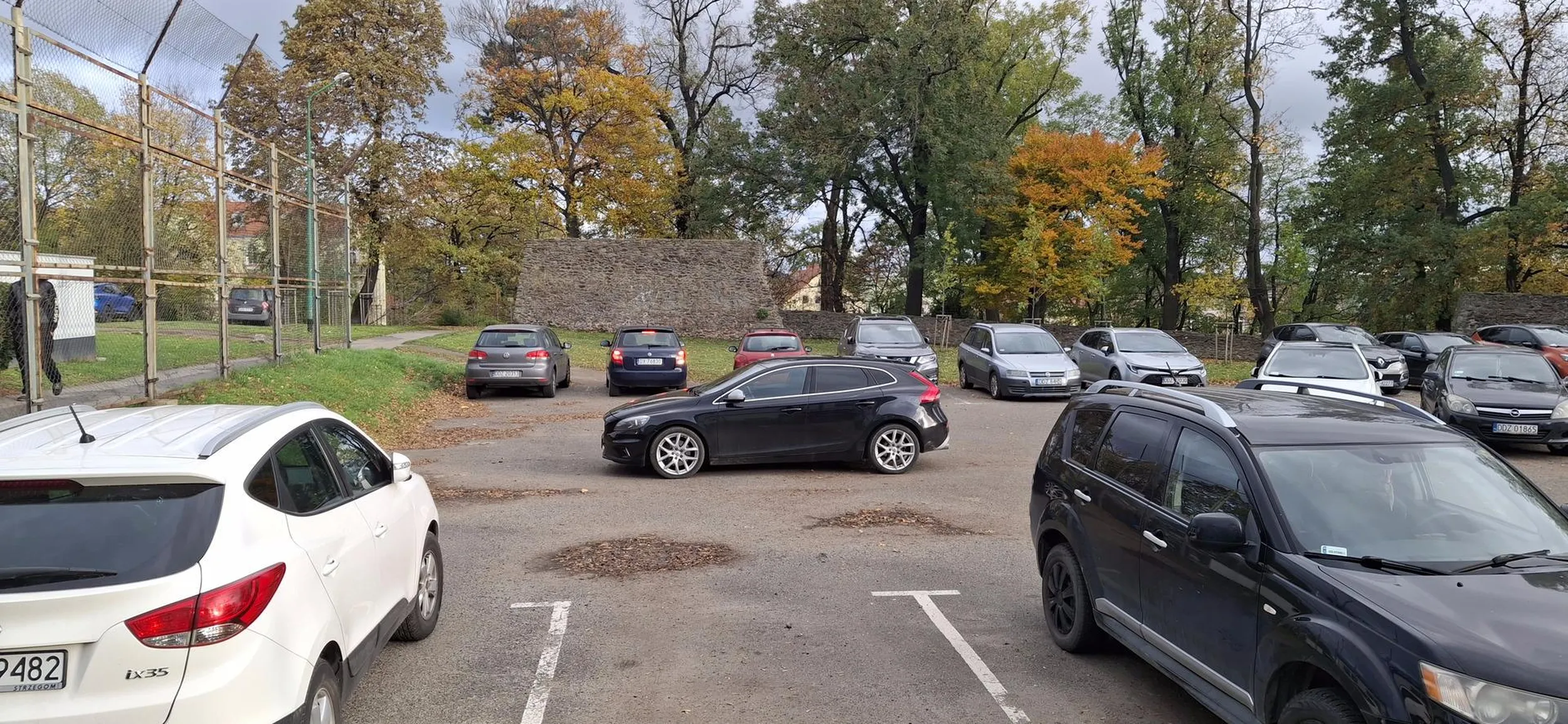 Parkuje jakby był ślepy CONAJMIEj