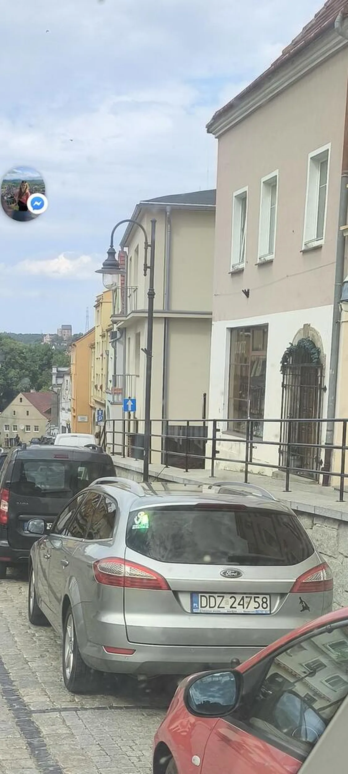 Od kilku dobrych miesięcy stawia samochód w miejscu dla dostawców na całe dnie. Naucz się koleś czytać