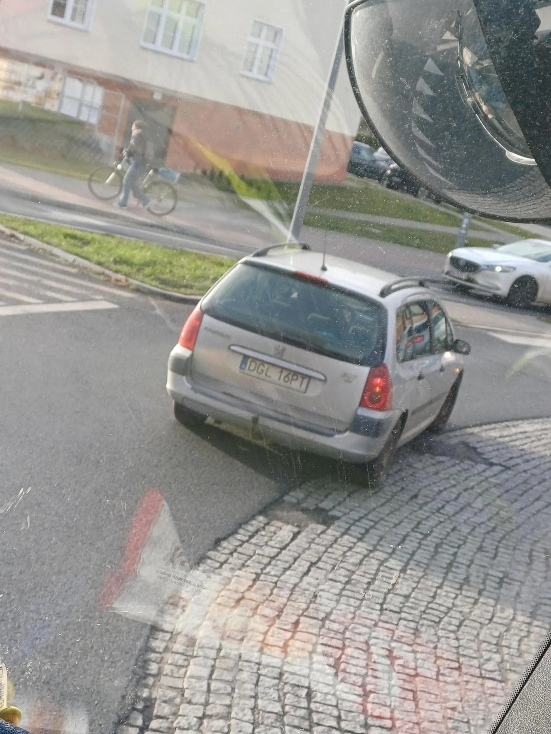 ameba umysłowa, dwa wymuszenia w przeciągu 50ciu metrów