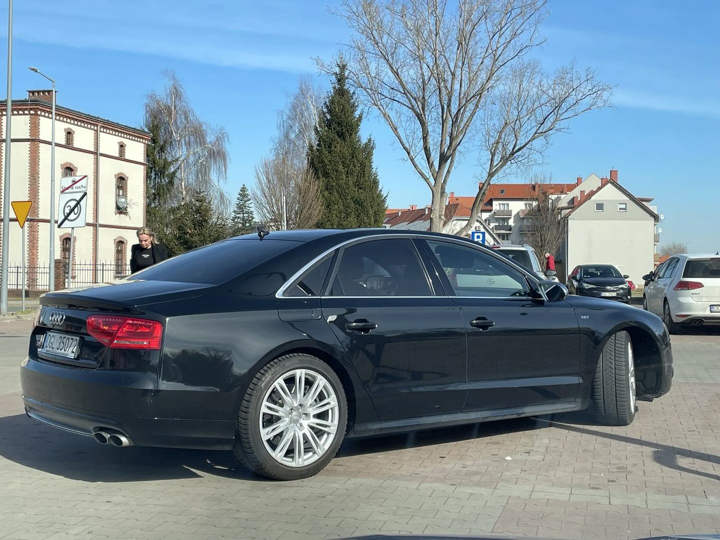 A sruuuu, 3 miejsca se zajmę bo do kibla do  ? muszę lecieć