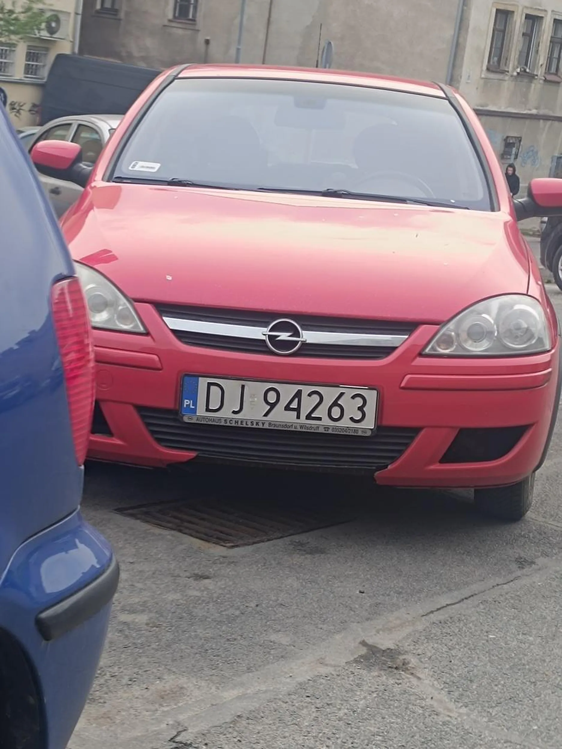 Nie pozdrawiam najprawdopodobniej partnerki kierowcy która bez szczelnie zwróciła uwagę o parking na jej osiedlu. Następny kierowana na rejestracjach WW już nagle mógł ją jechać ja juz nie do końca nie pozdrawiam więcej spokoju w życiu kobieto