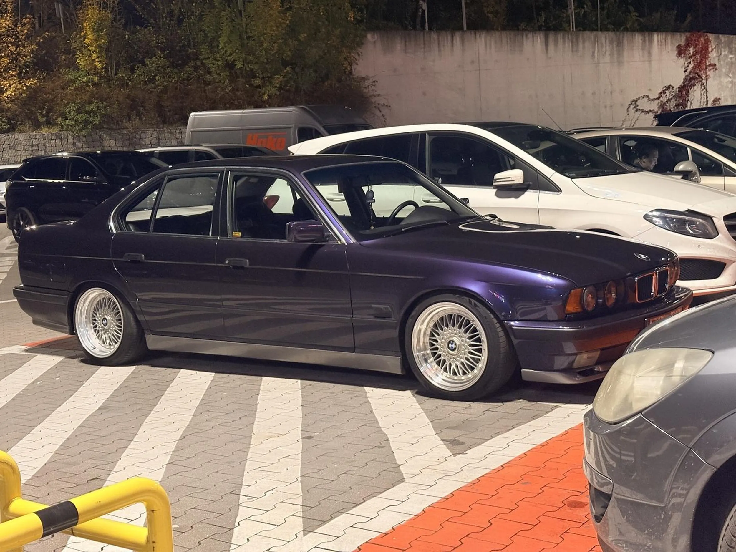 Piękna e34, jesteśmy zakochani z narzeczonym w twoim aucie. Zdecydowanie dreamcar. Szerokości!