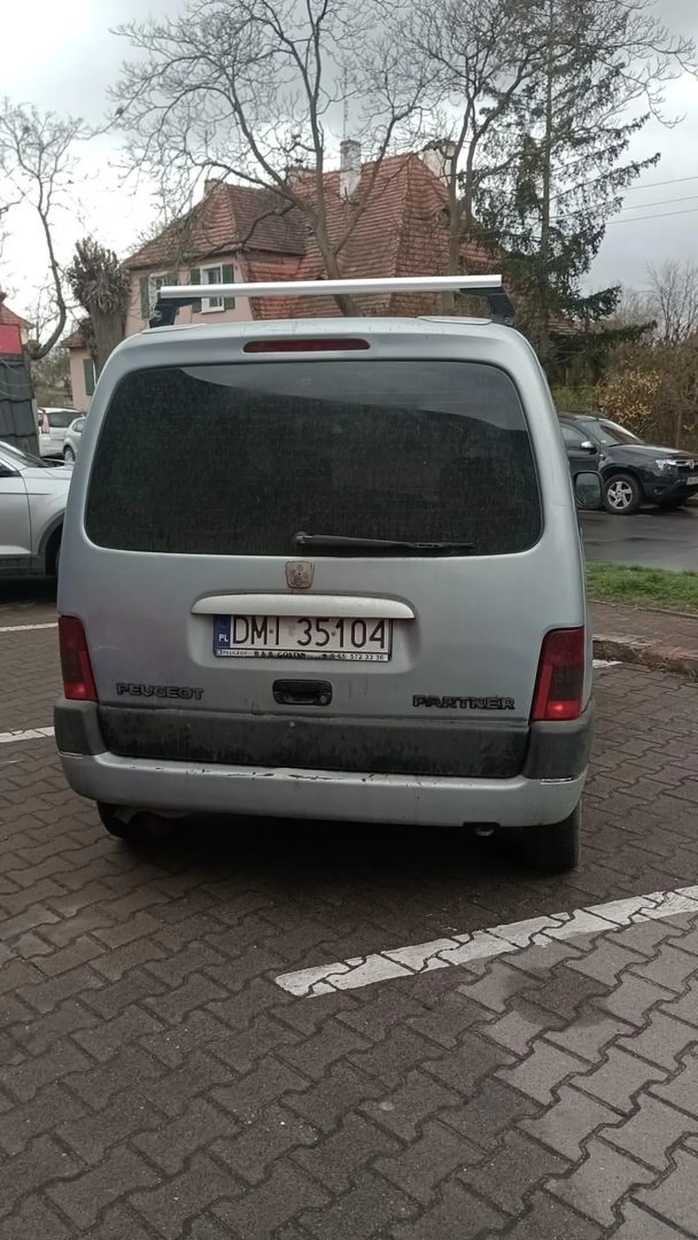 Parkowanie w Miliczu przy starej gazowni i wielka awantura, że Panu wolno ... gówno wolno. Tępić baranów i tyle. Milicz Tadeusza Kościszki.