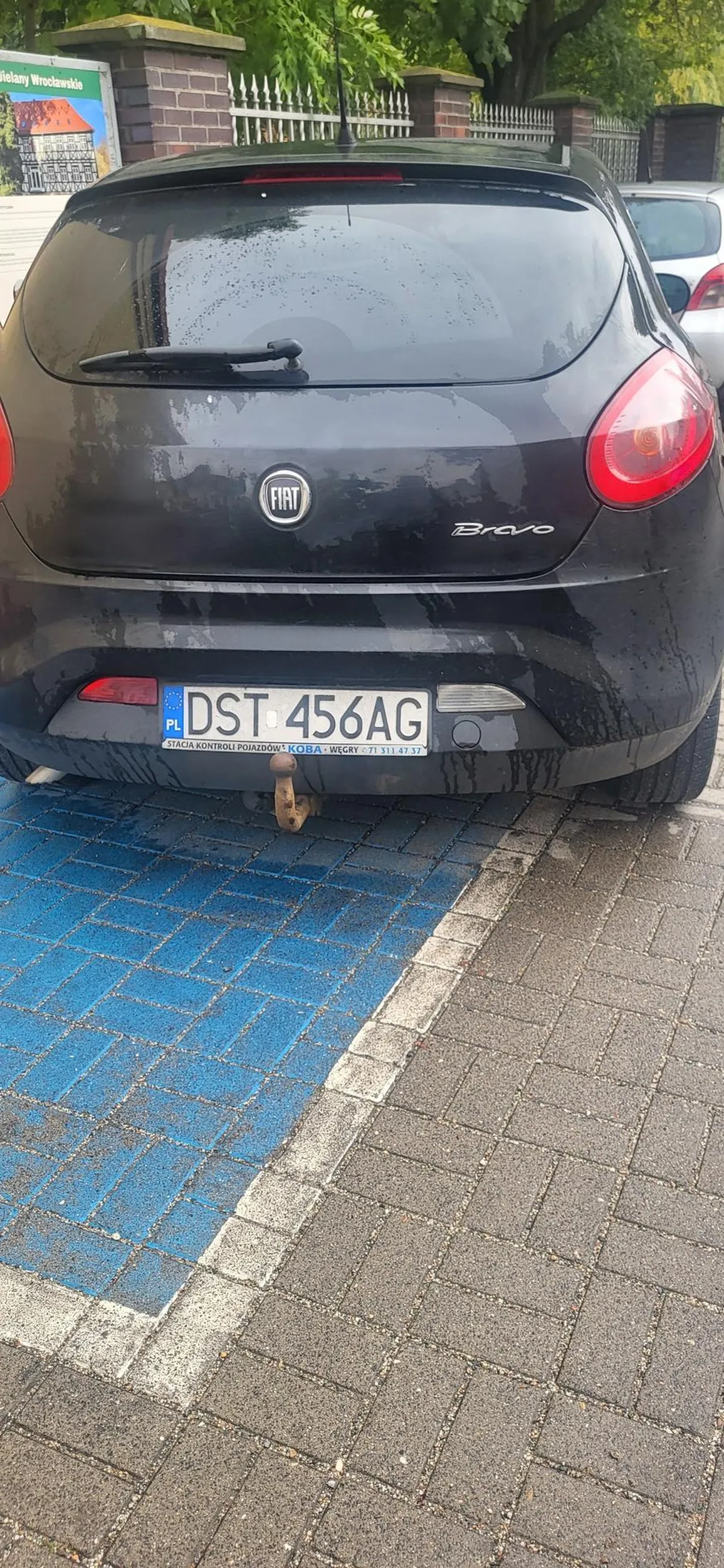 Jeden z tych chcących wziąć na siebie czyjeś dramaty. Doceniam takie poświęcenie.