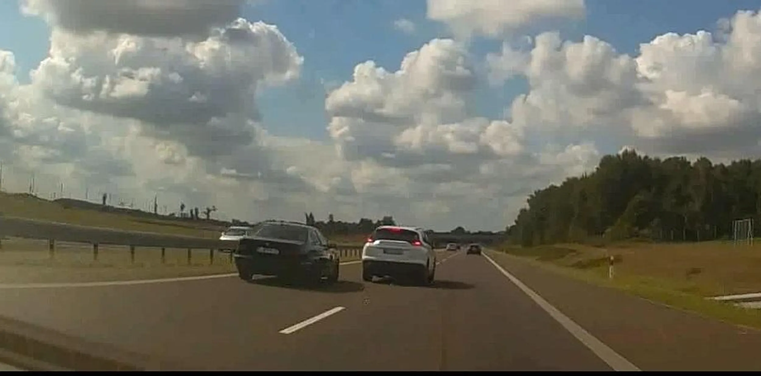 Przy prędkości ok 140km/h jazda 2m za samochodem to z lekka przesada, no ale to bmwiu......