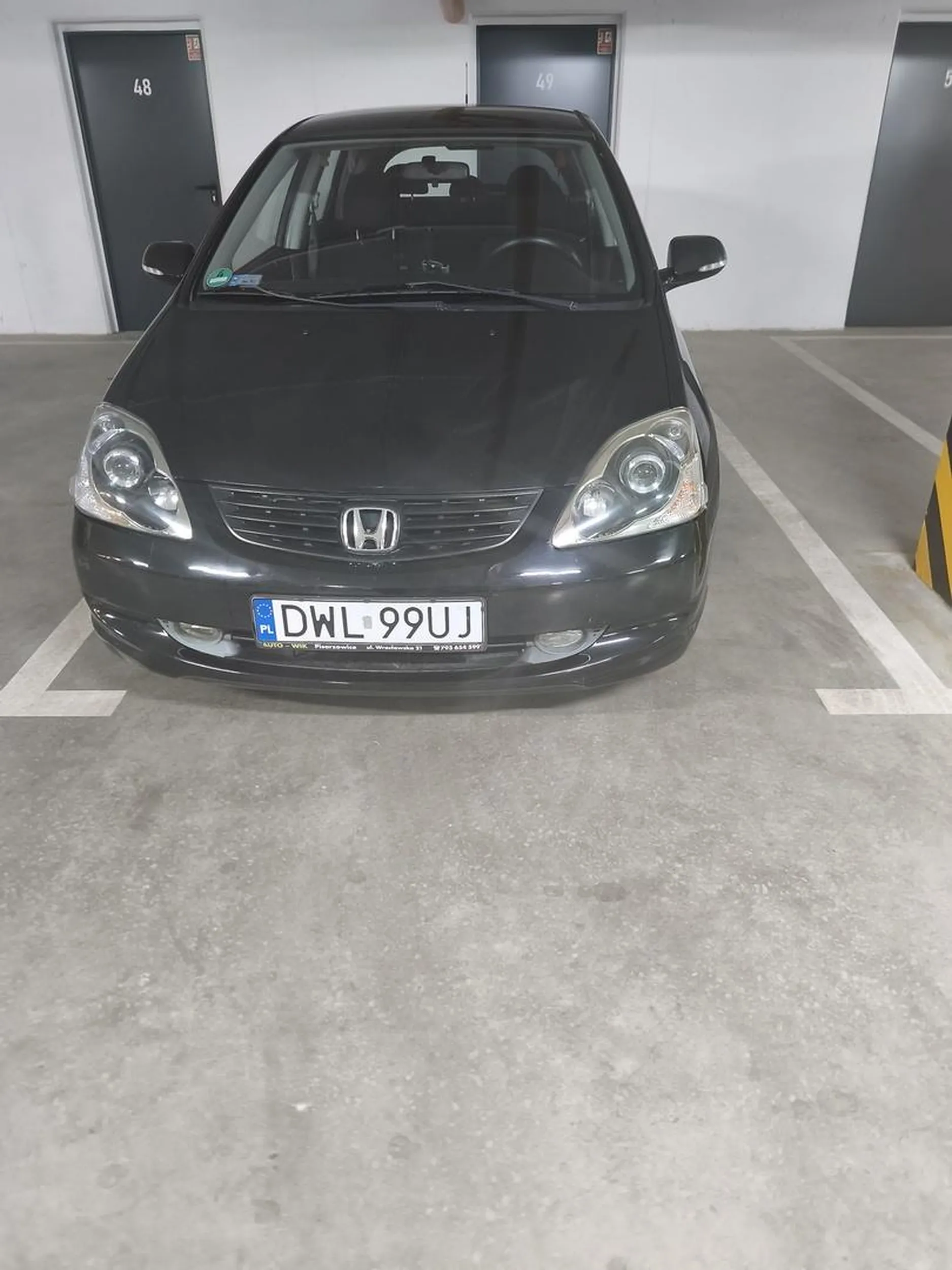 Cwaniak parkuje na cudzych, prywatnych miejscach parkingowych. Obecnie 4 dzień