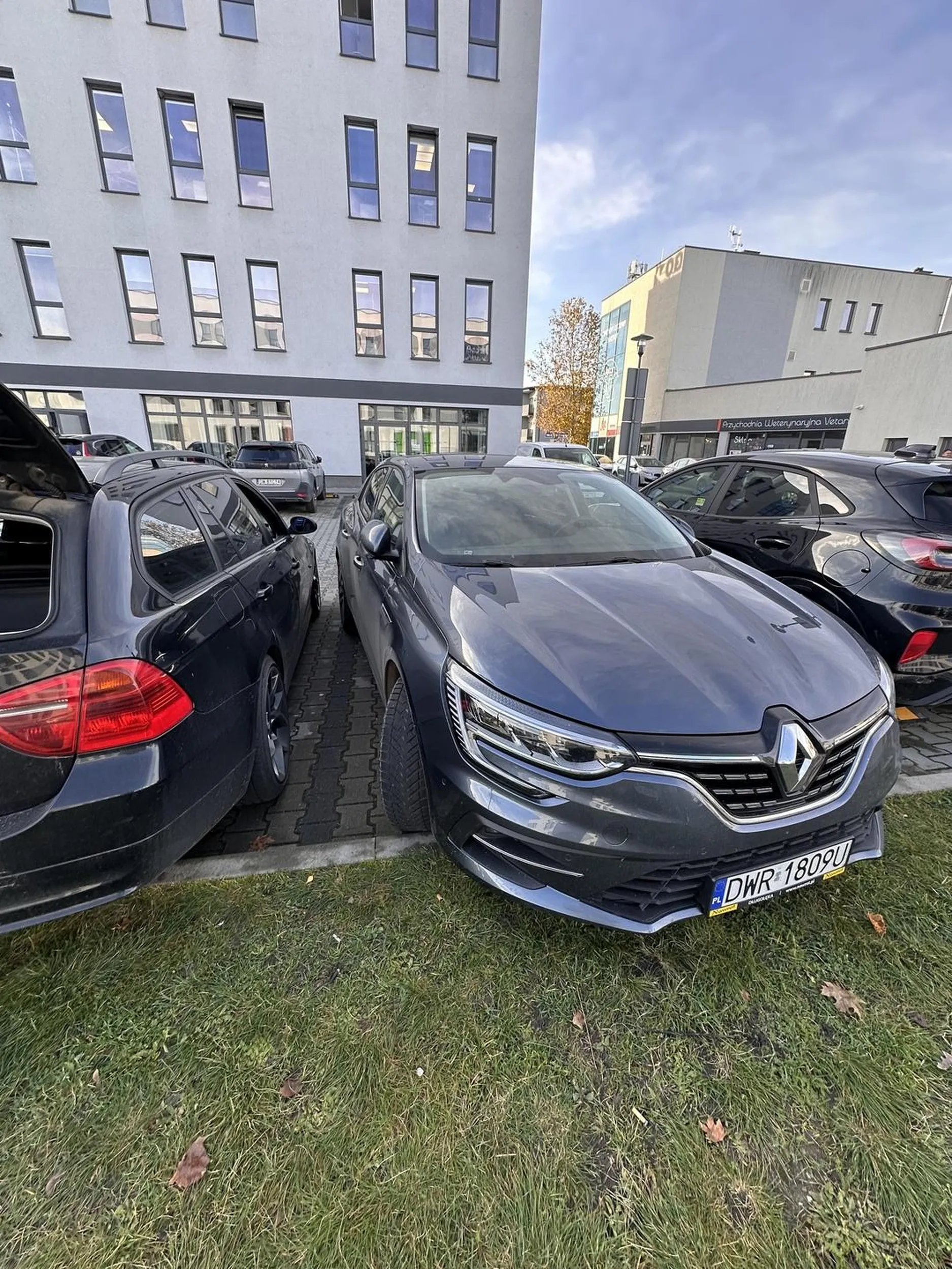 Naucz się parkować stary dziadzie, nie da się drzwi otworzyć