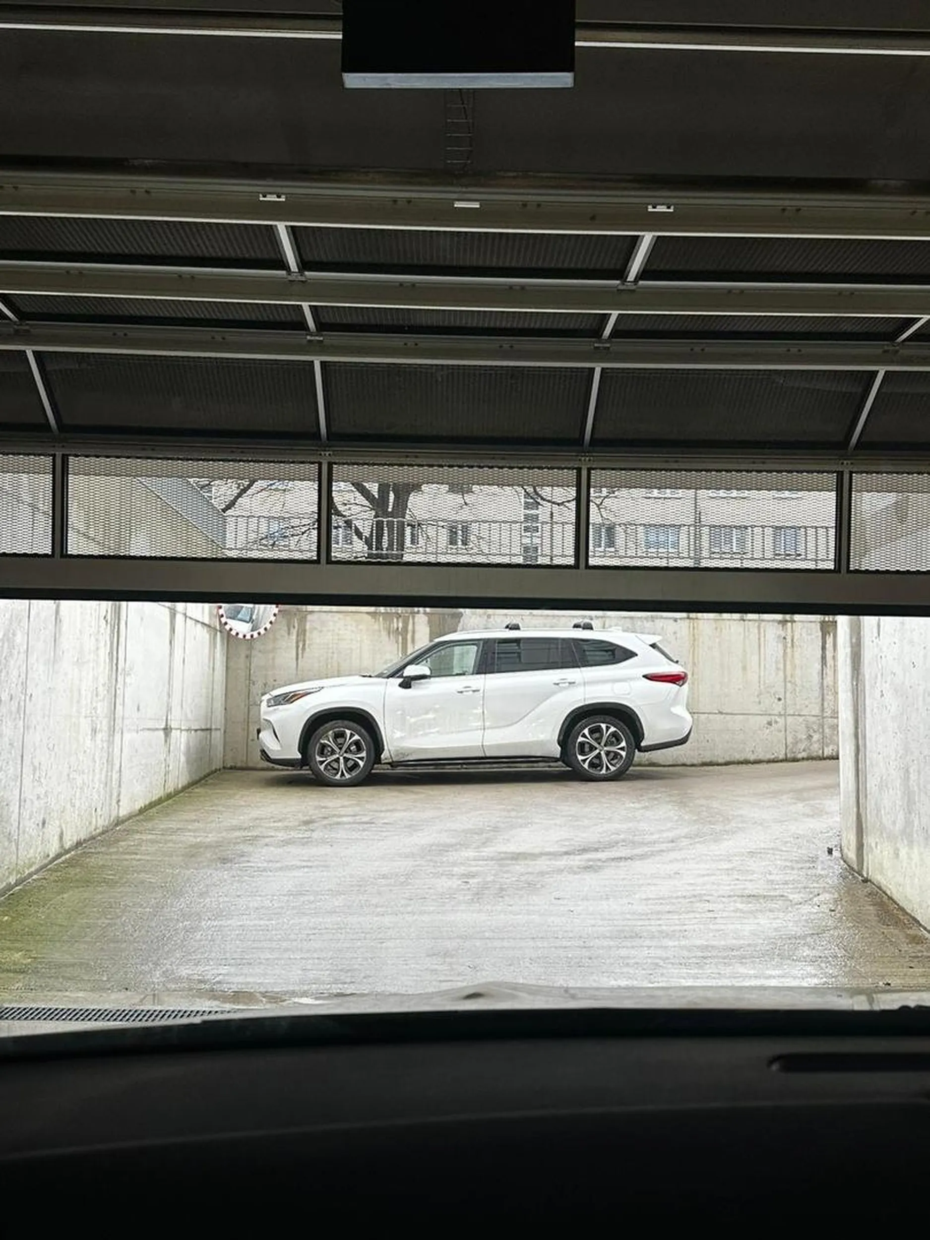 Ameba umysłowa uniemożliwiająca płynny wjazd do garażu