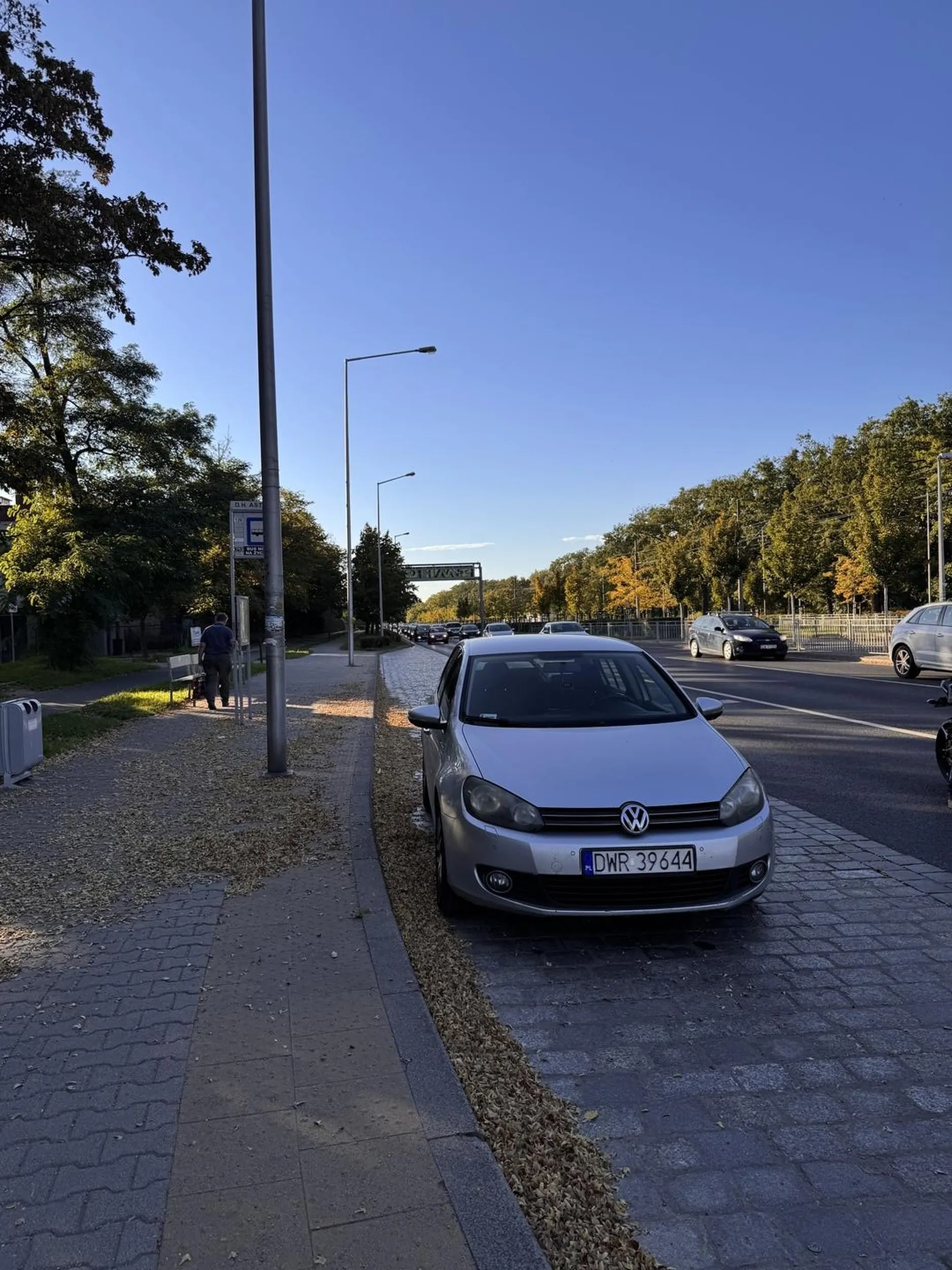 Auciarz identyfikuje się jako autobus