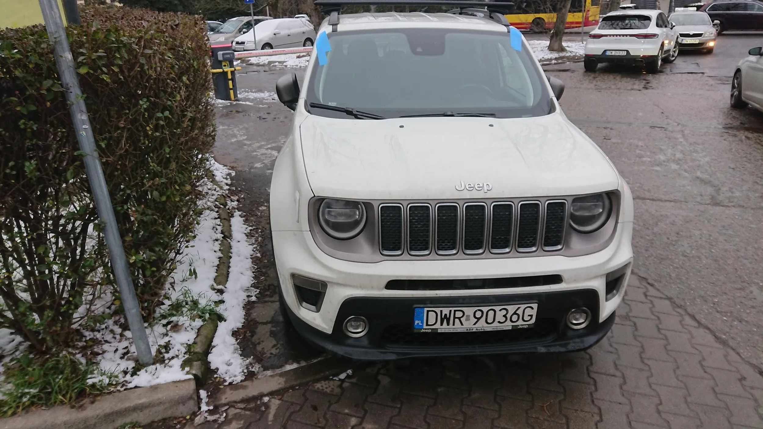 Ale chodnika zostawiłeś pieszym...