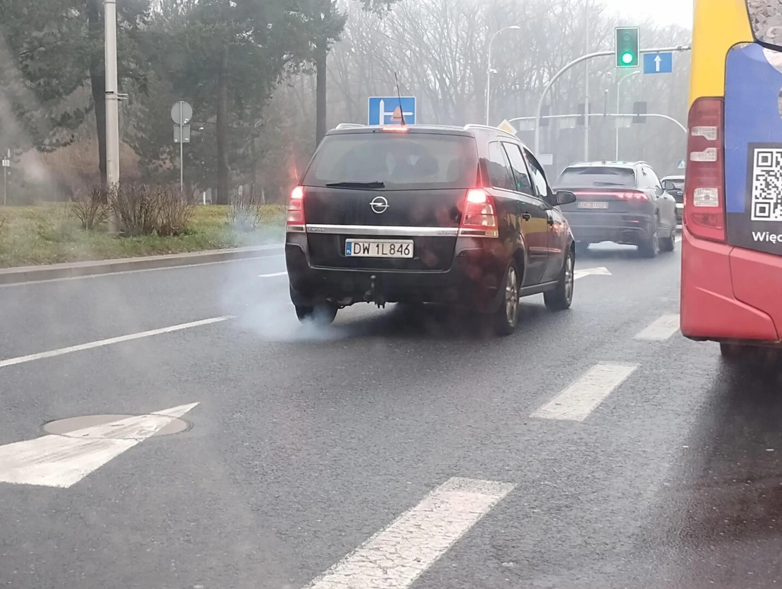 Może czas już naprawić tego smroda? Uszczelka pod głowicą czy chrzczone paliwo lejesz?