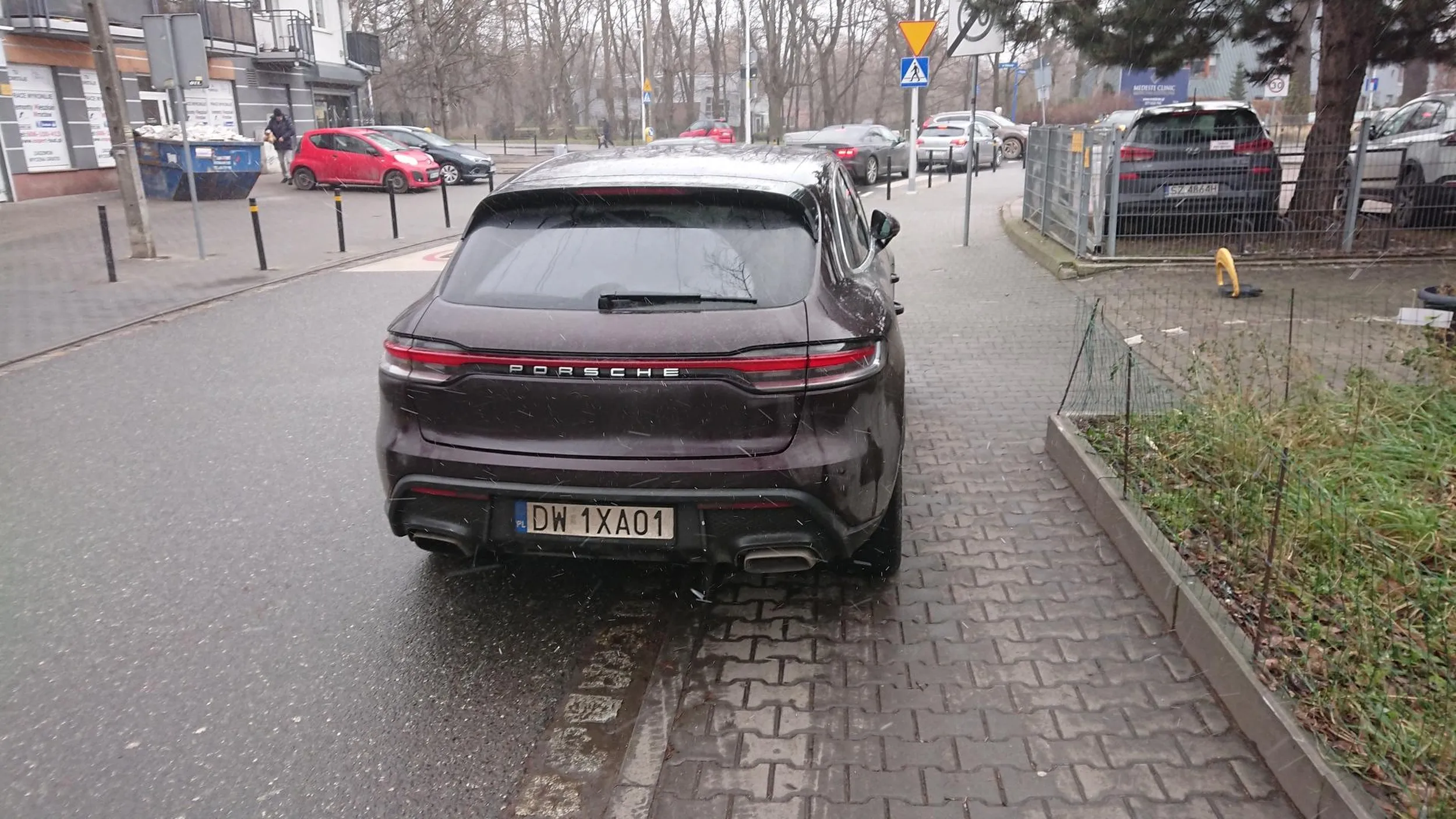 Jeszcze więcej miejsca dla pieszych zostaw!