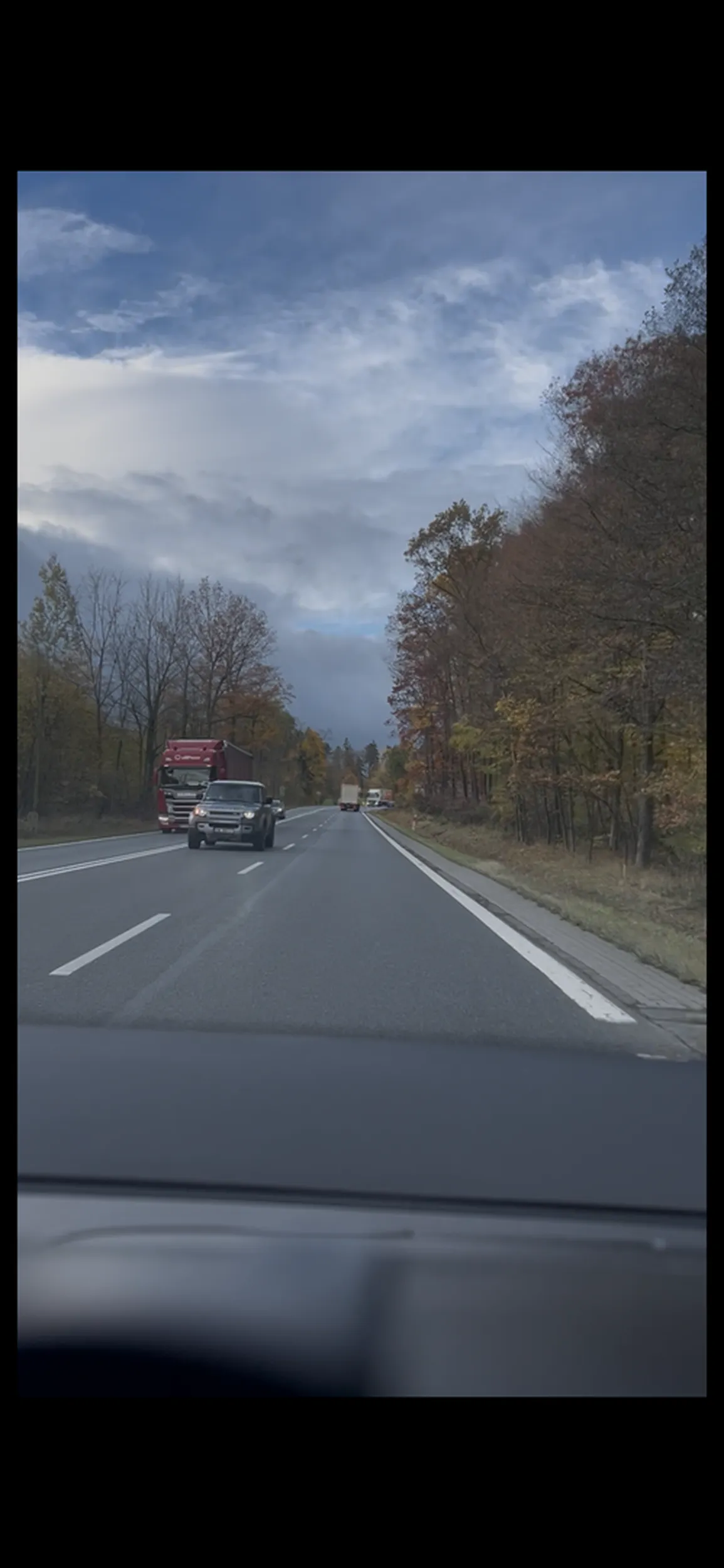 Podwójna ciągła się kłania.