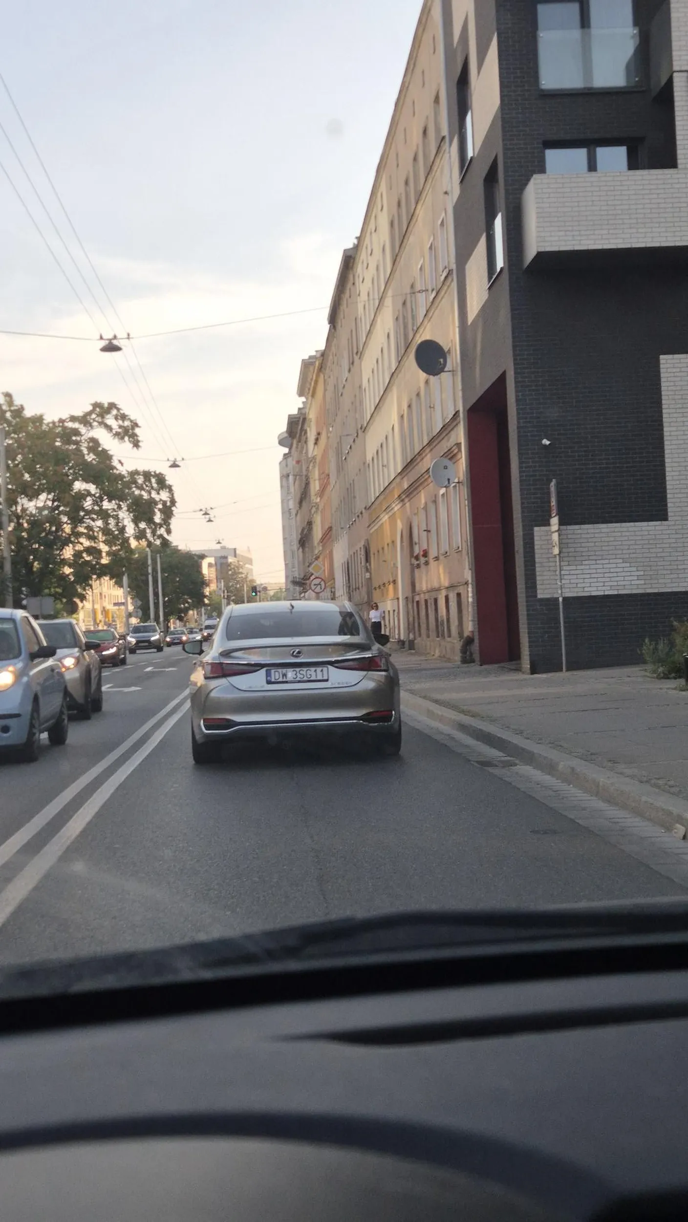 Wymuszanie pierwszeństwa, jazda bez kierunkowskazów. Niebezpieczny kierowca