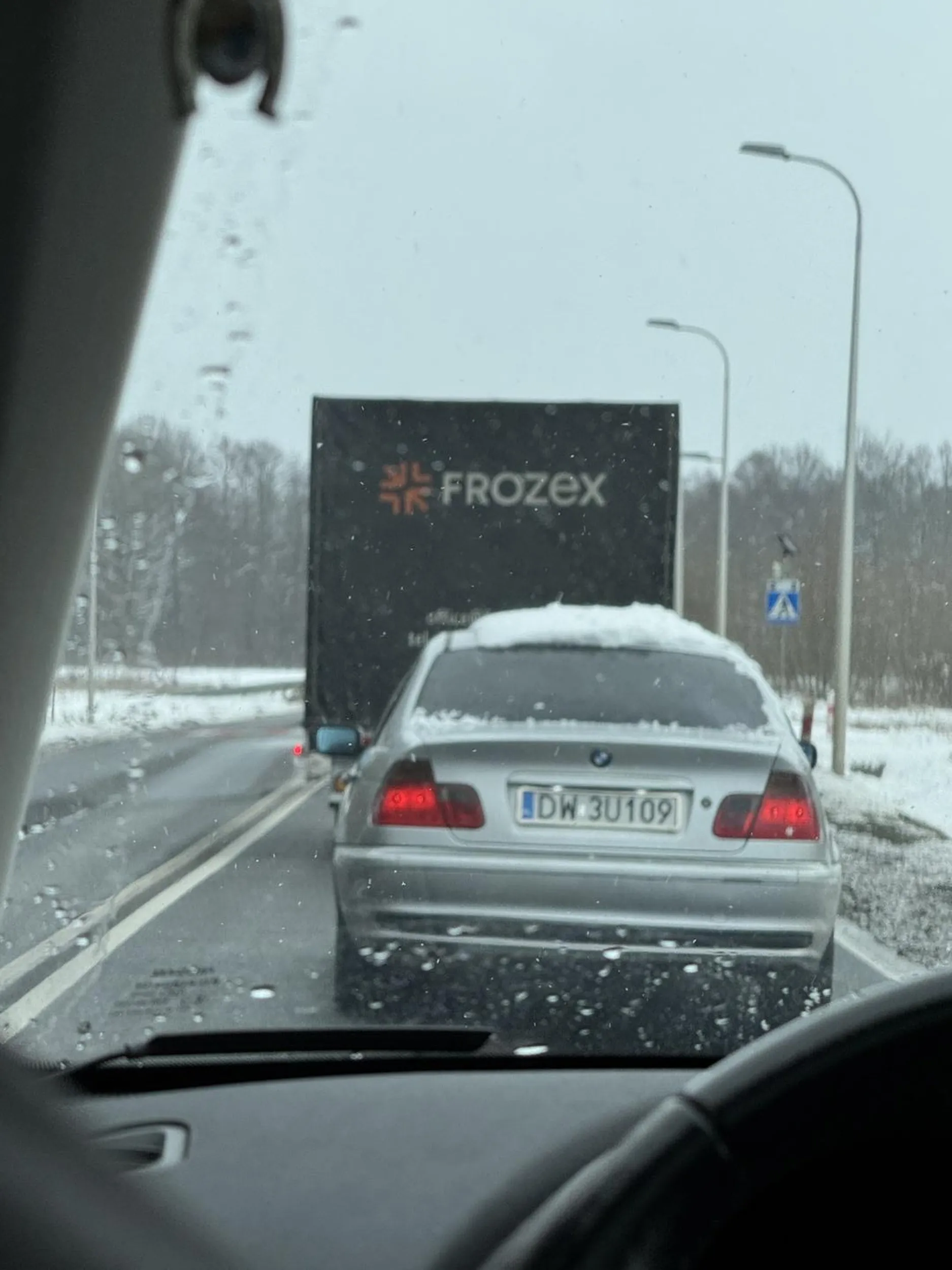 Śnieg się zgarnia z dachu na przyszłość