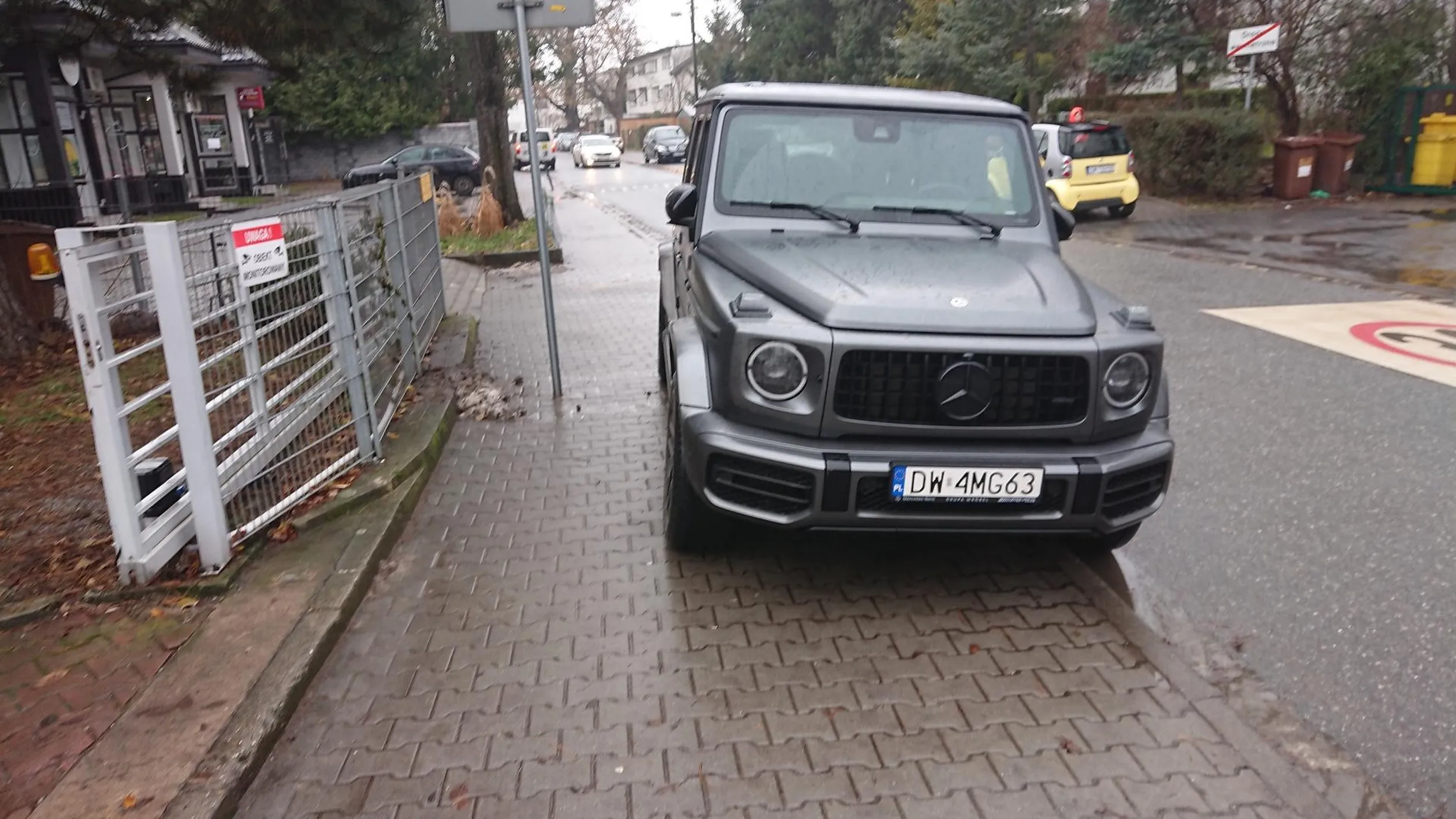 Stała bywalczyni chodnika, jak się okazuje...