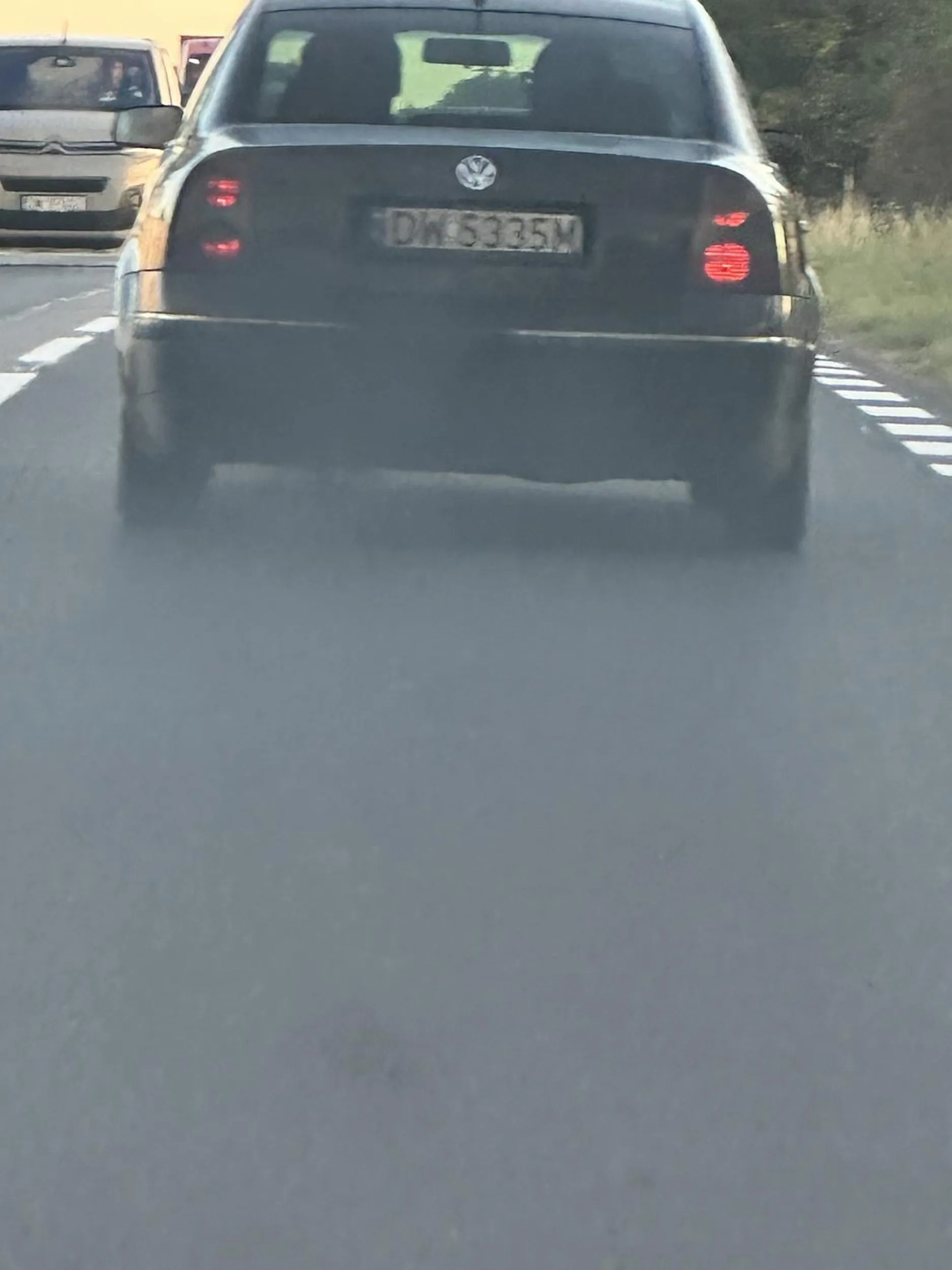 Zezłomuj tego grata, zostawiasz masę smrodu za sobą… Więcej to śmierdzi niż jedzie ?