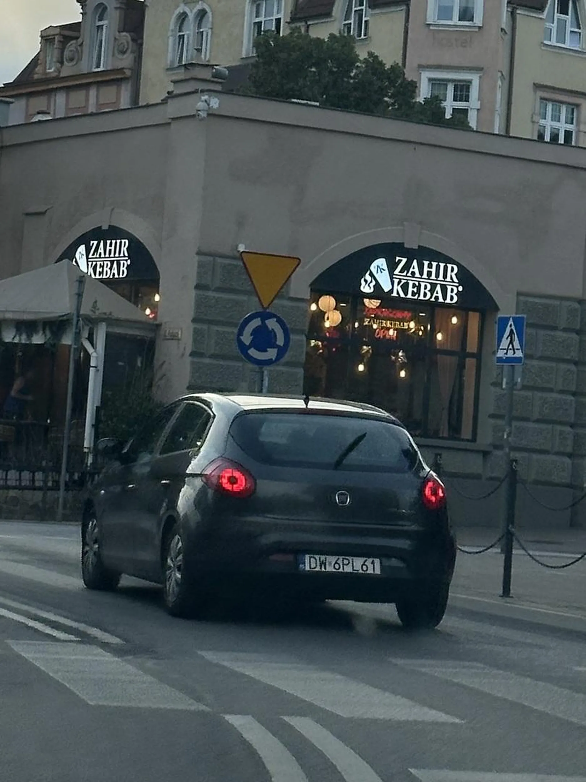 wyprzedzać na przejściu i ciągłej w Sopocie w strefie 30??? jazda pod prąd?? czasem warto użyć mózgu