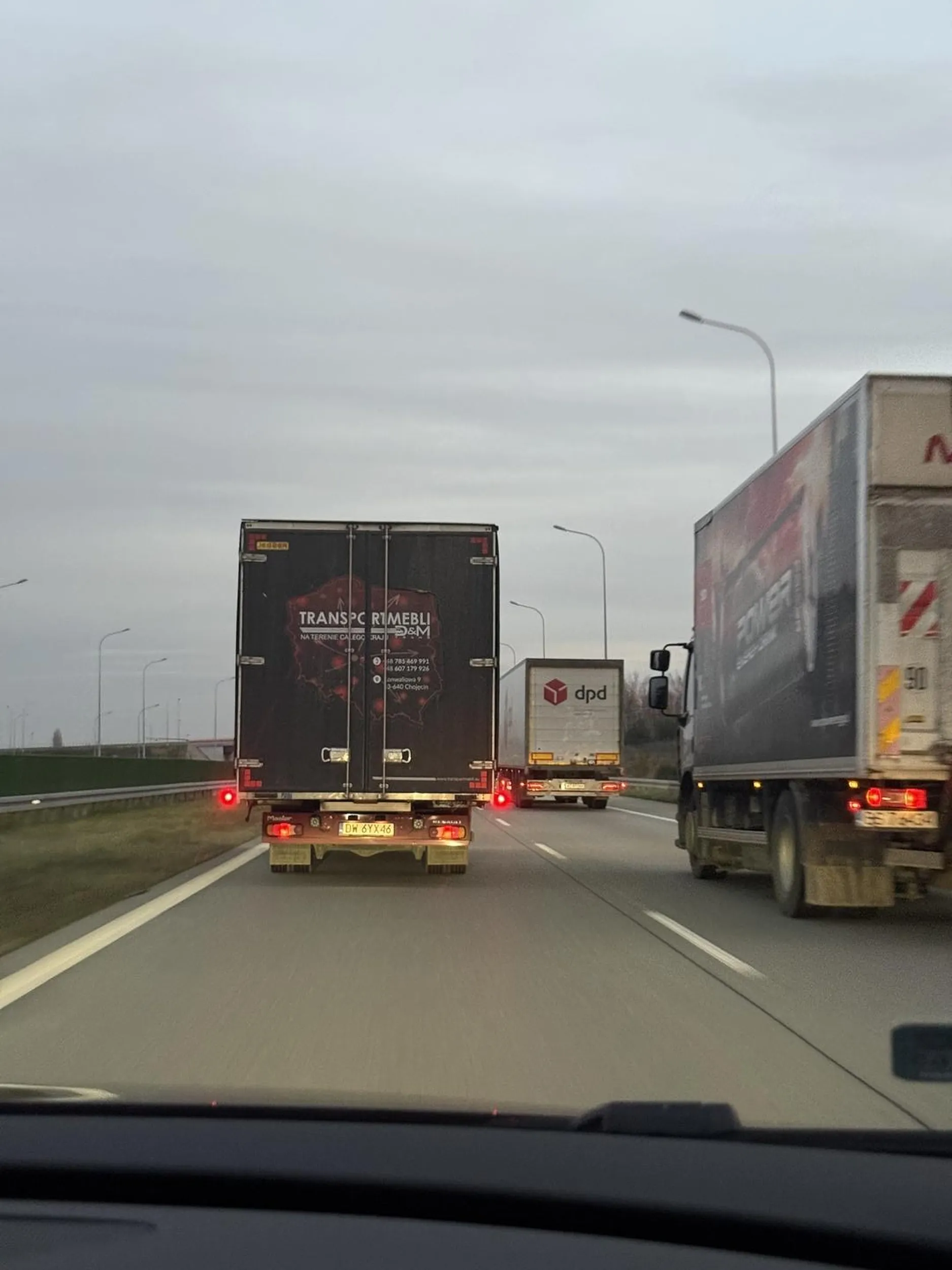 Naucz się jeździć tą planedką śmierdzącą. Sugerowałbym ponowamy kurs na prawo jazdy