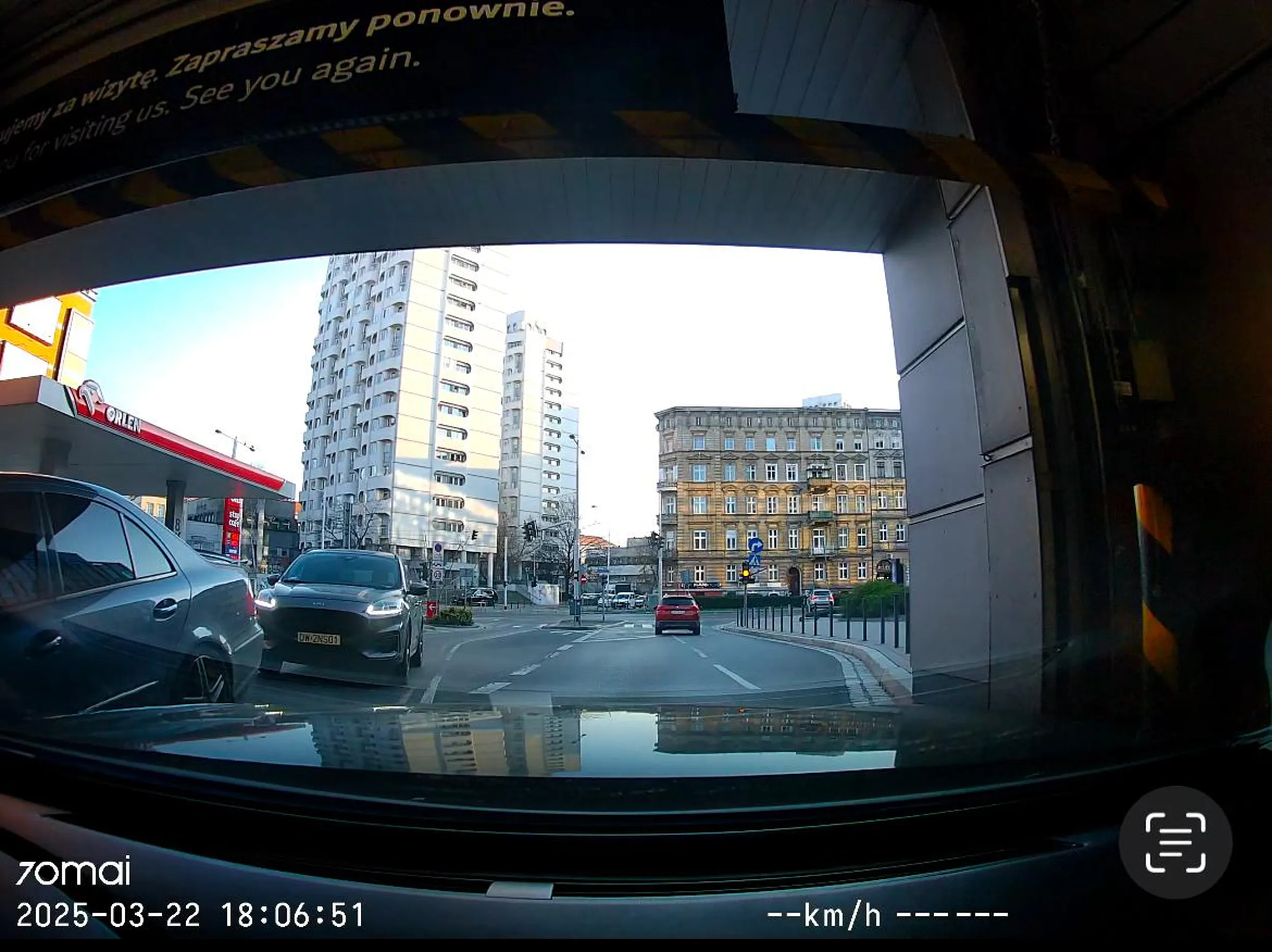 Naucz się jeździć. Za 30 sekund: - wymusił mi pierwszeństwo - przejechał przez linię ciągłą