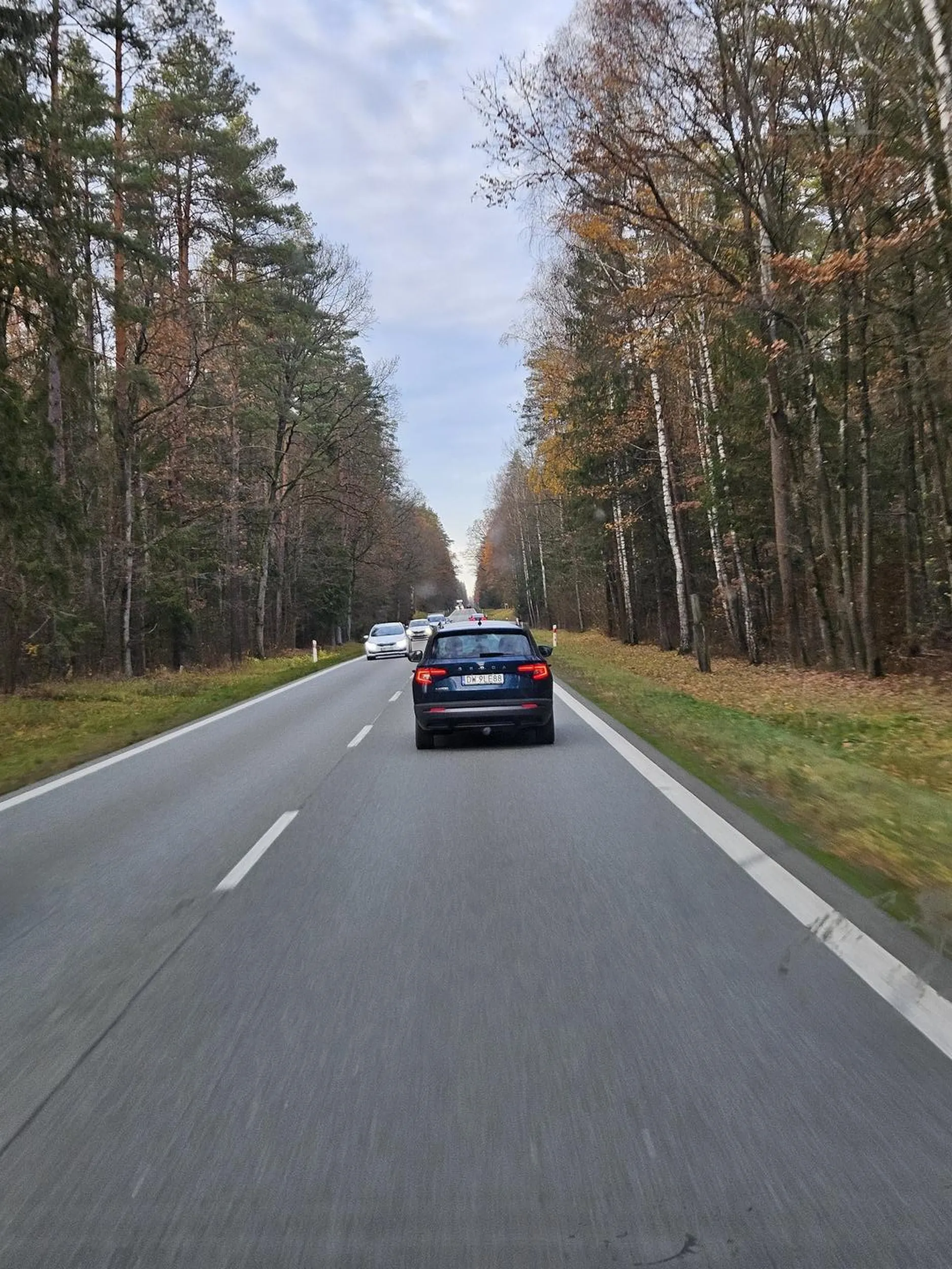 cw**isko jedzie 70-80 , a chcesz wyprzedzic dodaje gazu