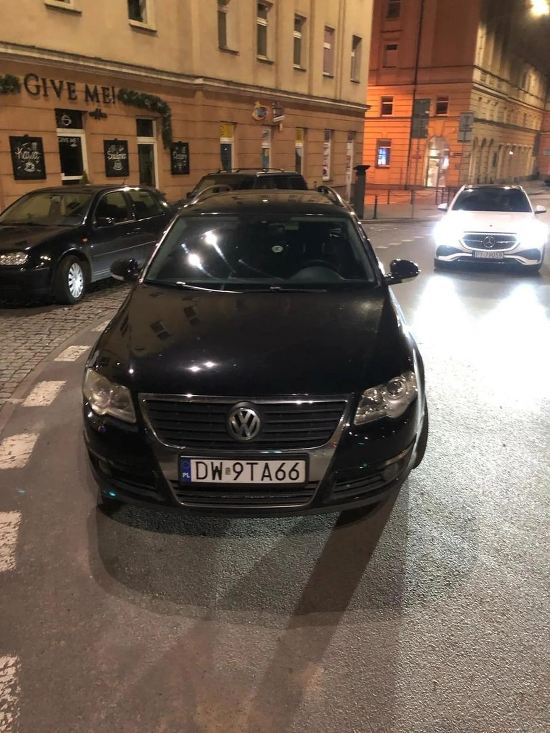 Weź go ktoś odholuj bo mu splunę na to paserati