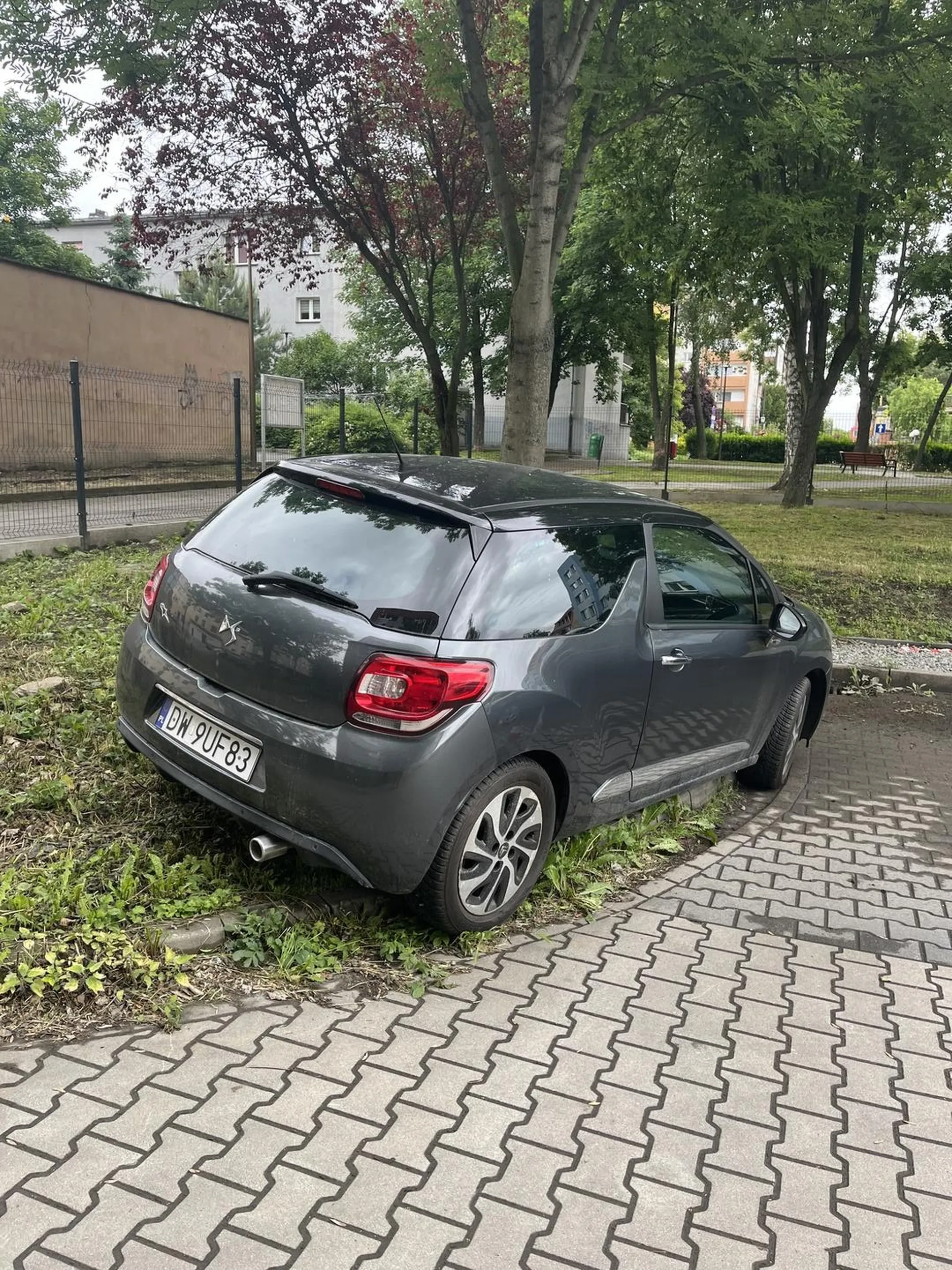 Kto ją uczył parkować?