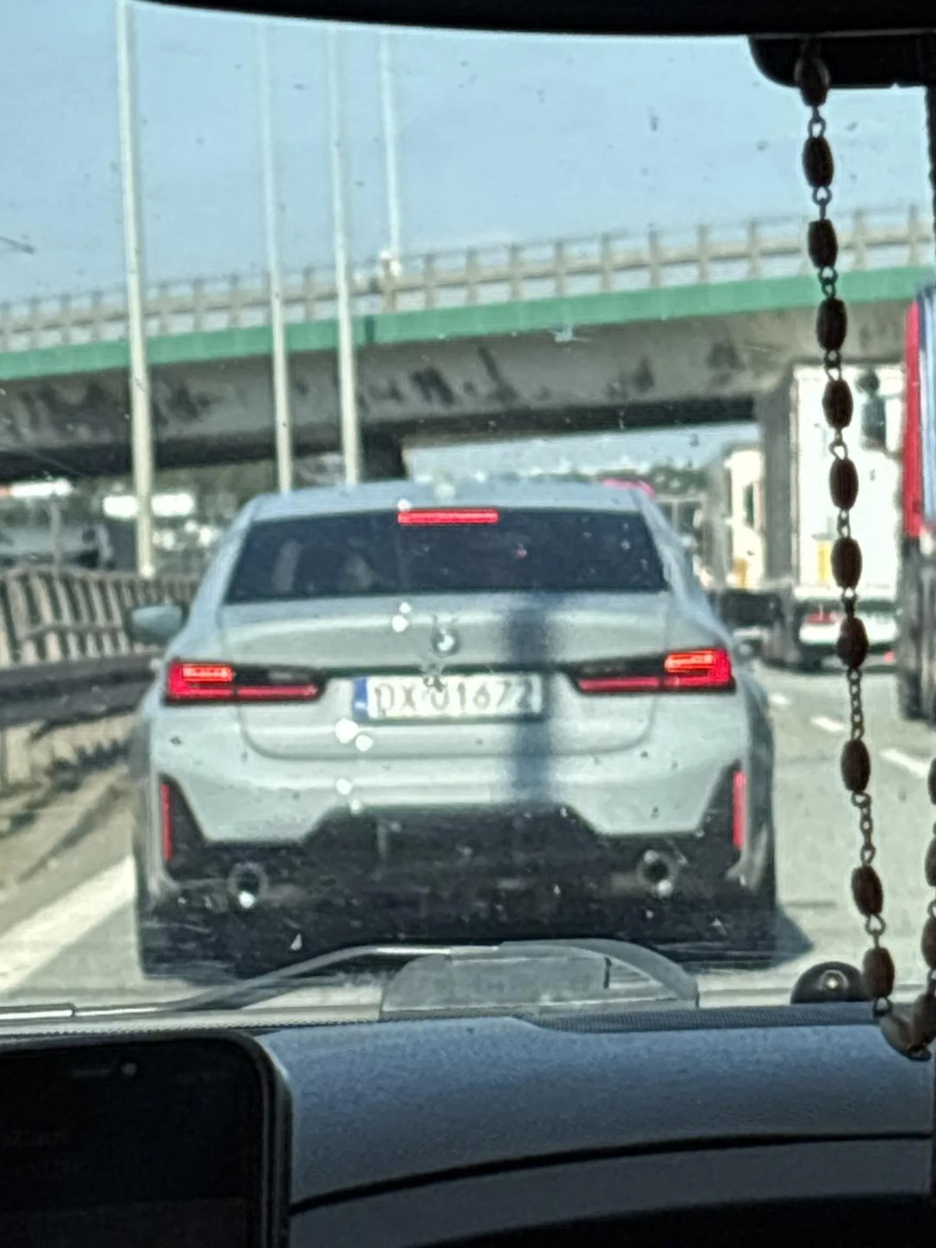 Śmieć ma za ładne auto