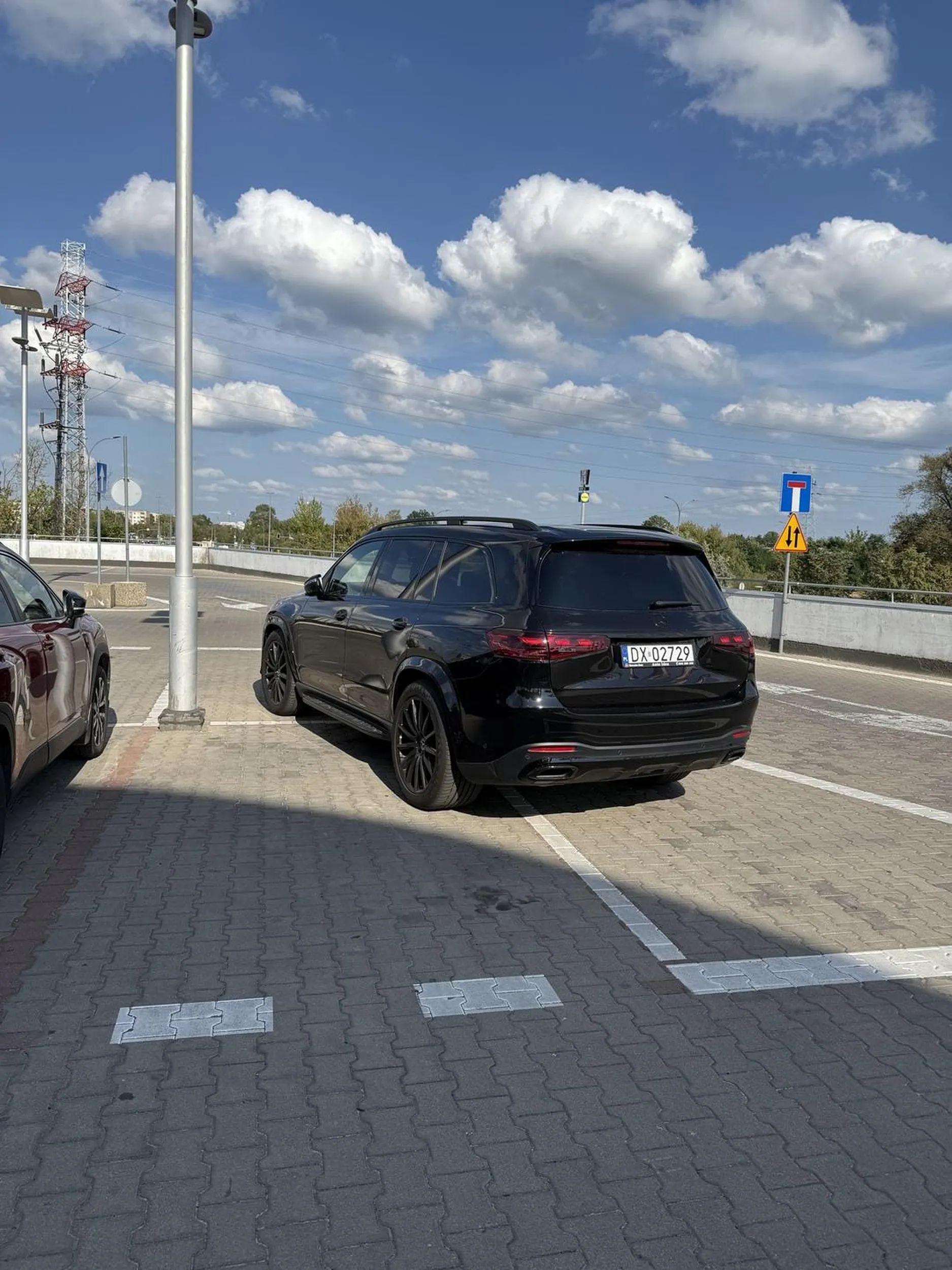 NAUCZ SIE PARKOWAC!!! GAMONIU!!!