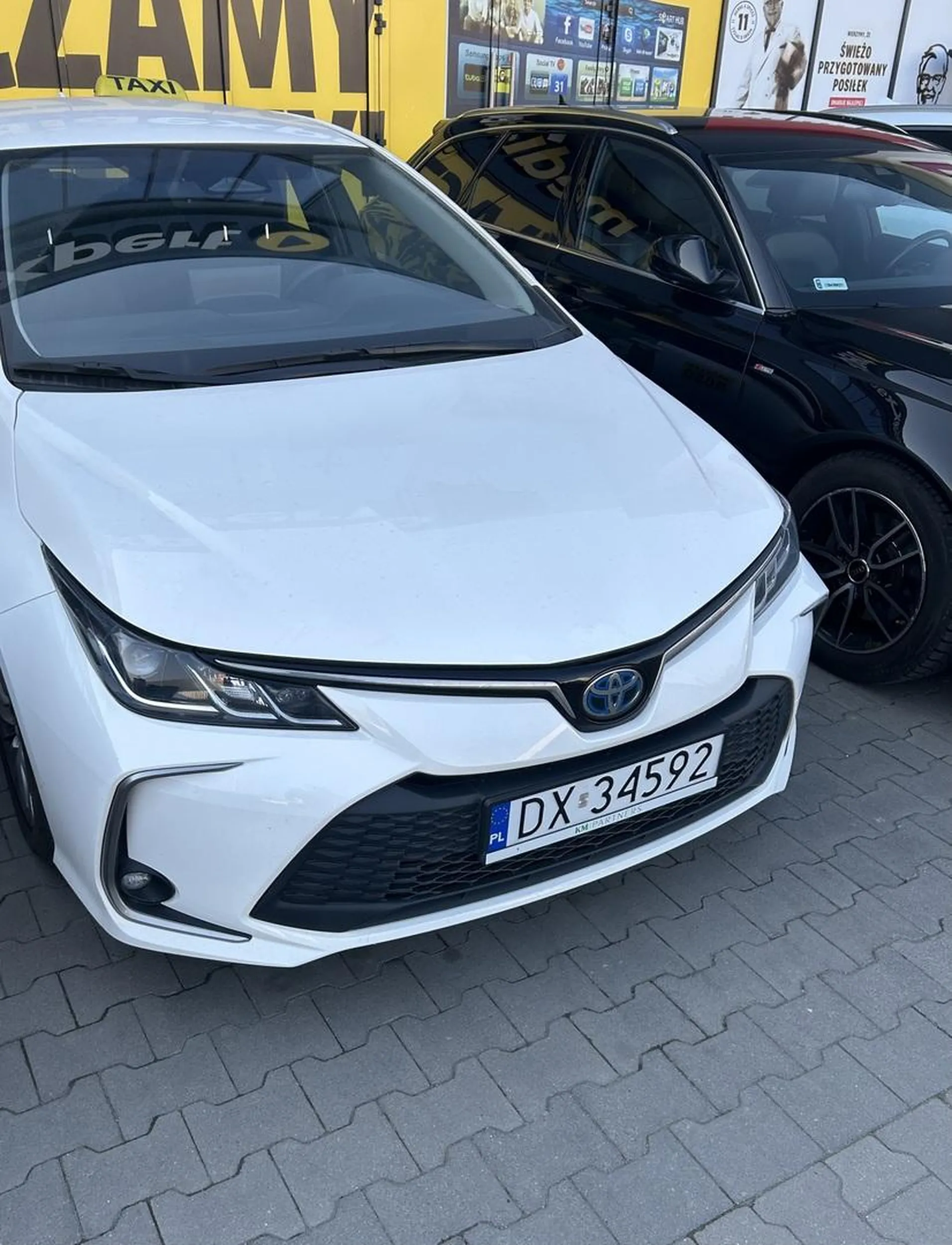 Uberowicz bez wyobraźni do parkowania Na tylnim siedzeniu damska torebka więc wszystko jasne