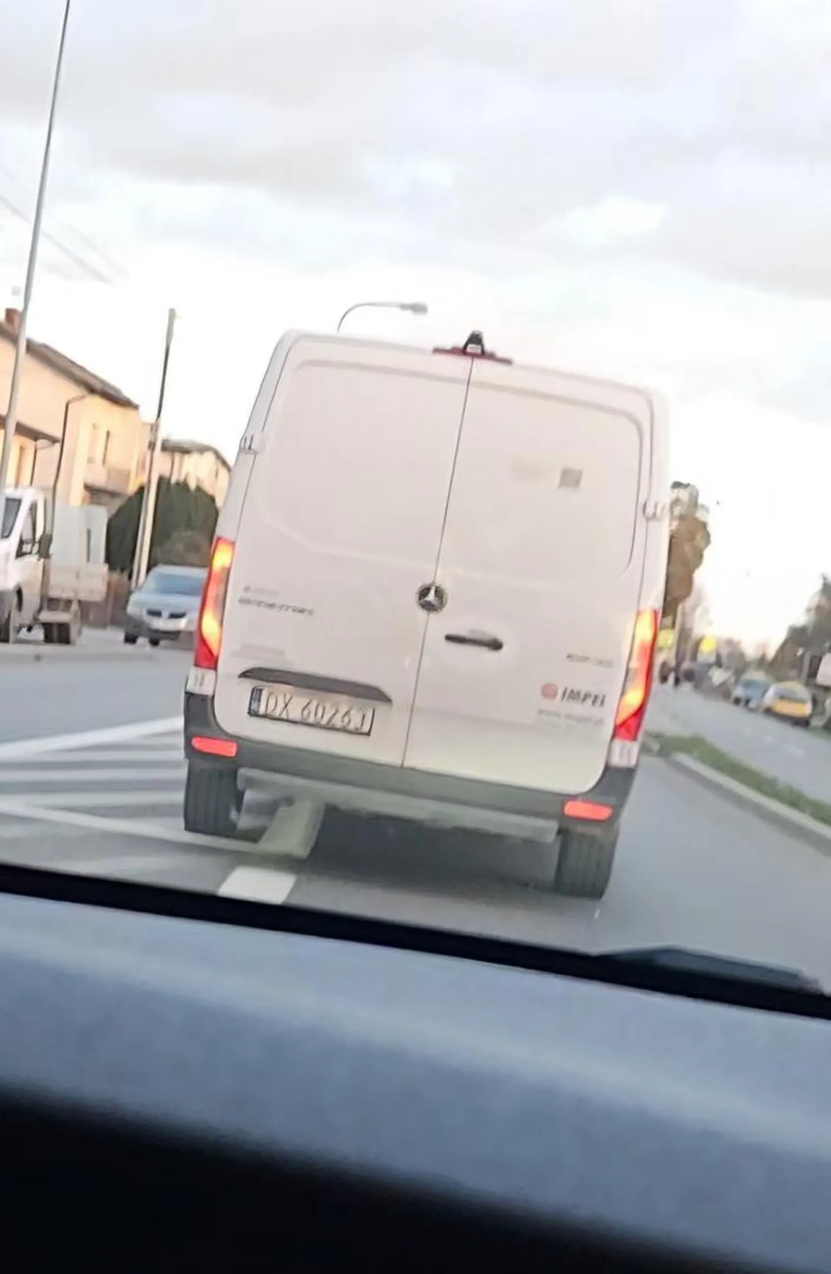 Pijany kierowca - jechalem za nim 2 km, ciagle slalomem, firma Impel, pogratulować