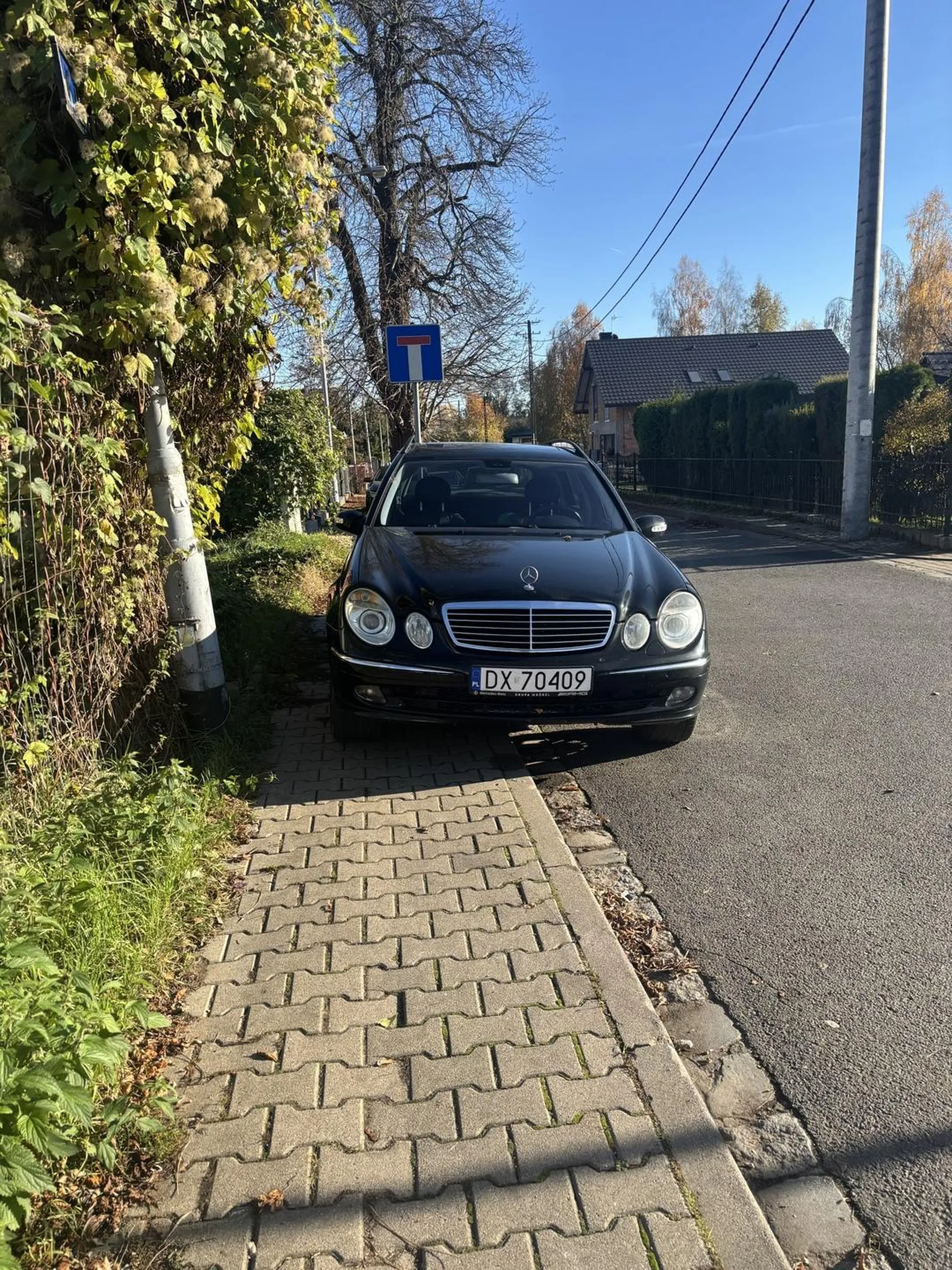 Fajne parkowanie na chodniku